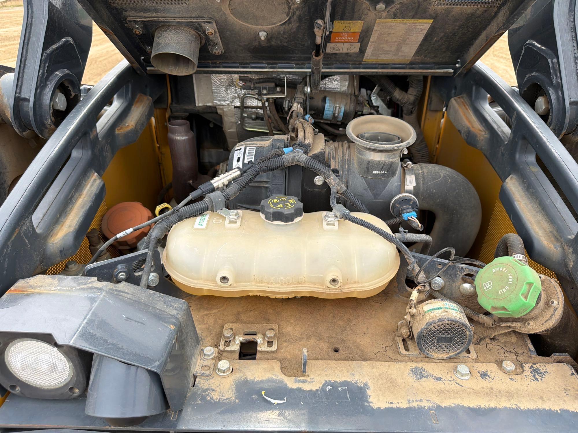 John Deere 325G