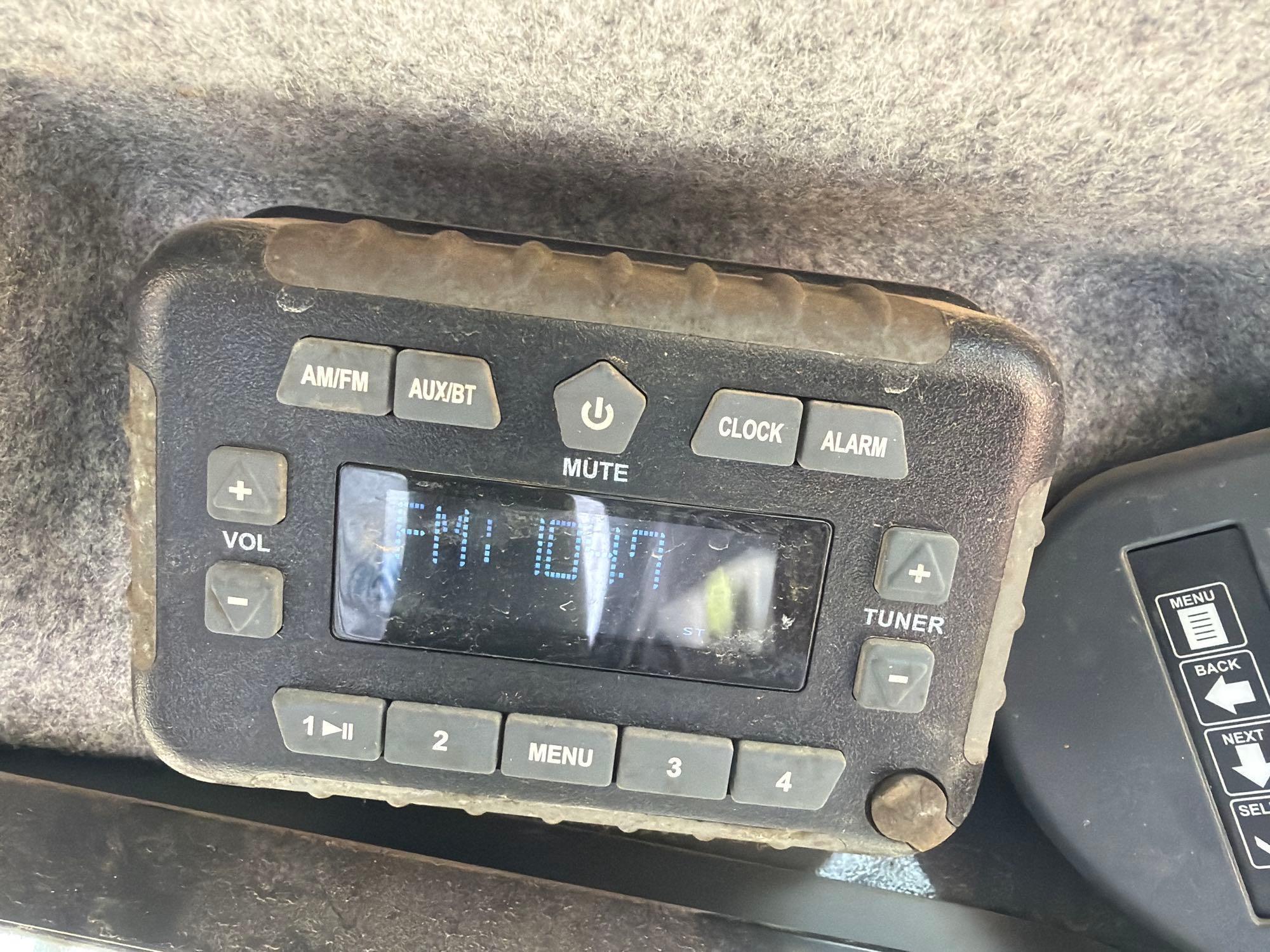 John Deere 325G
