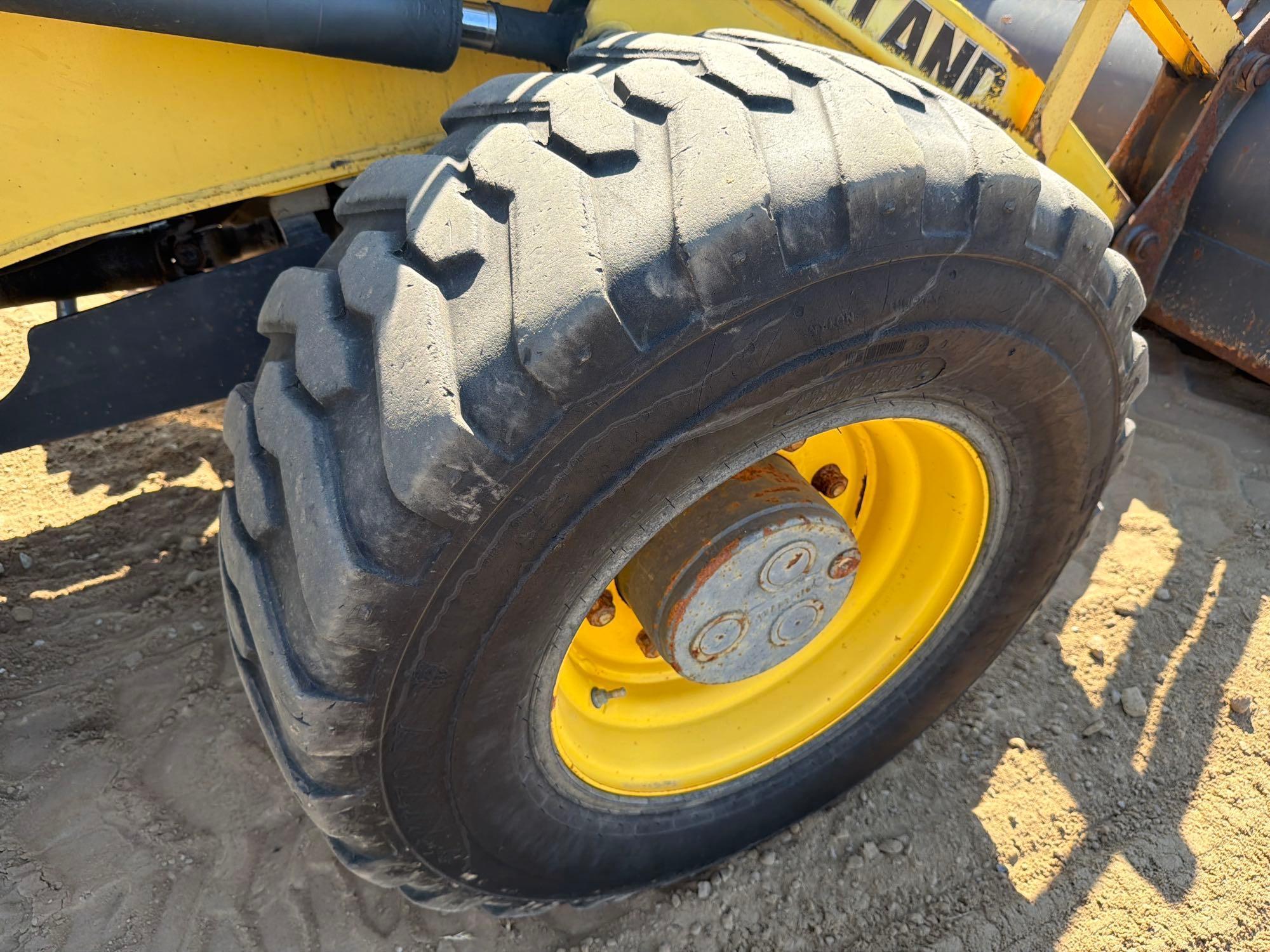 New Holland B95B