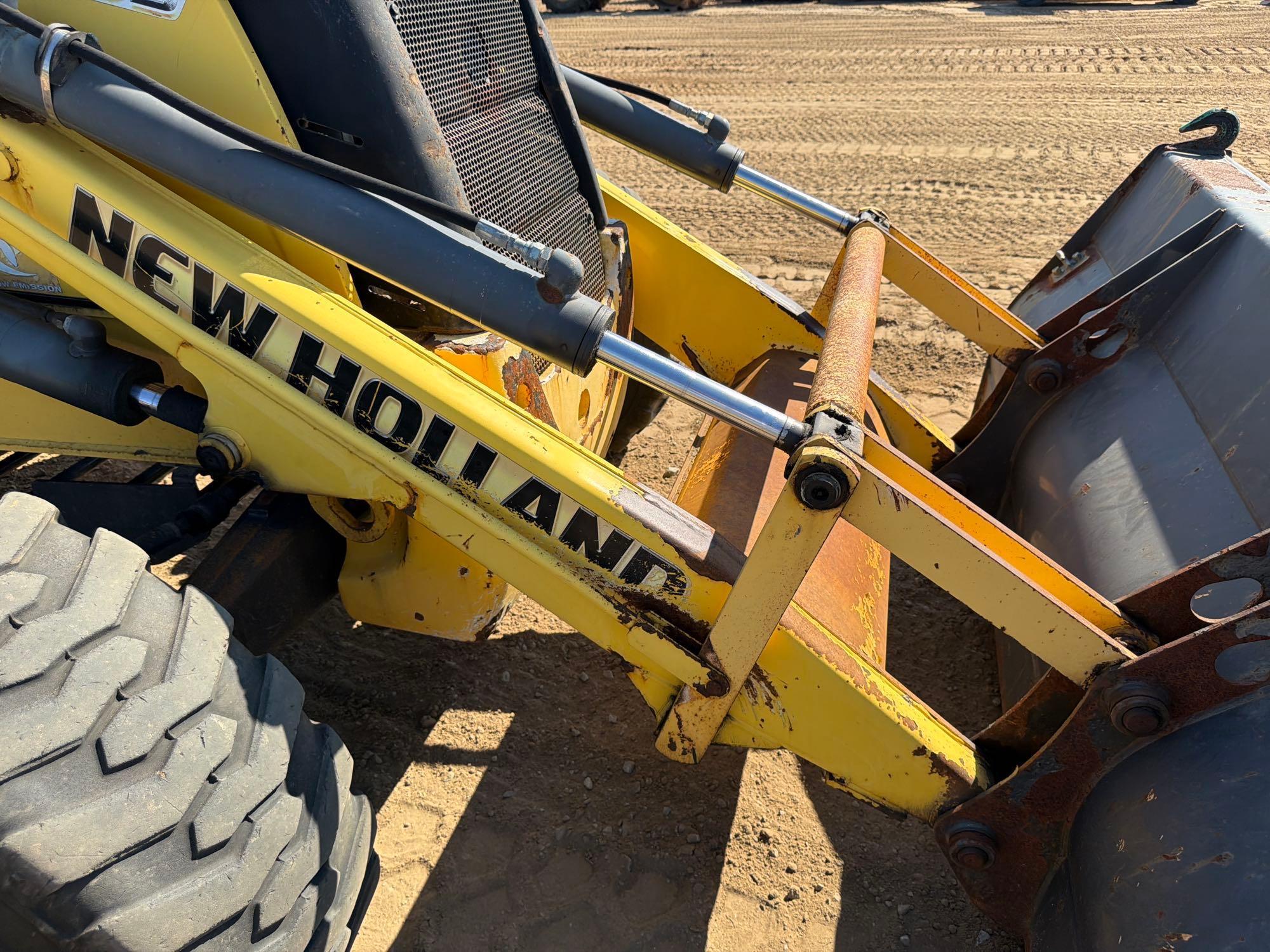 New Holland B95B