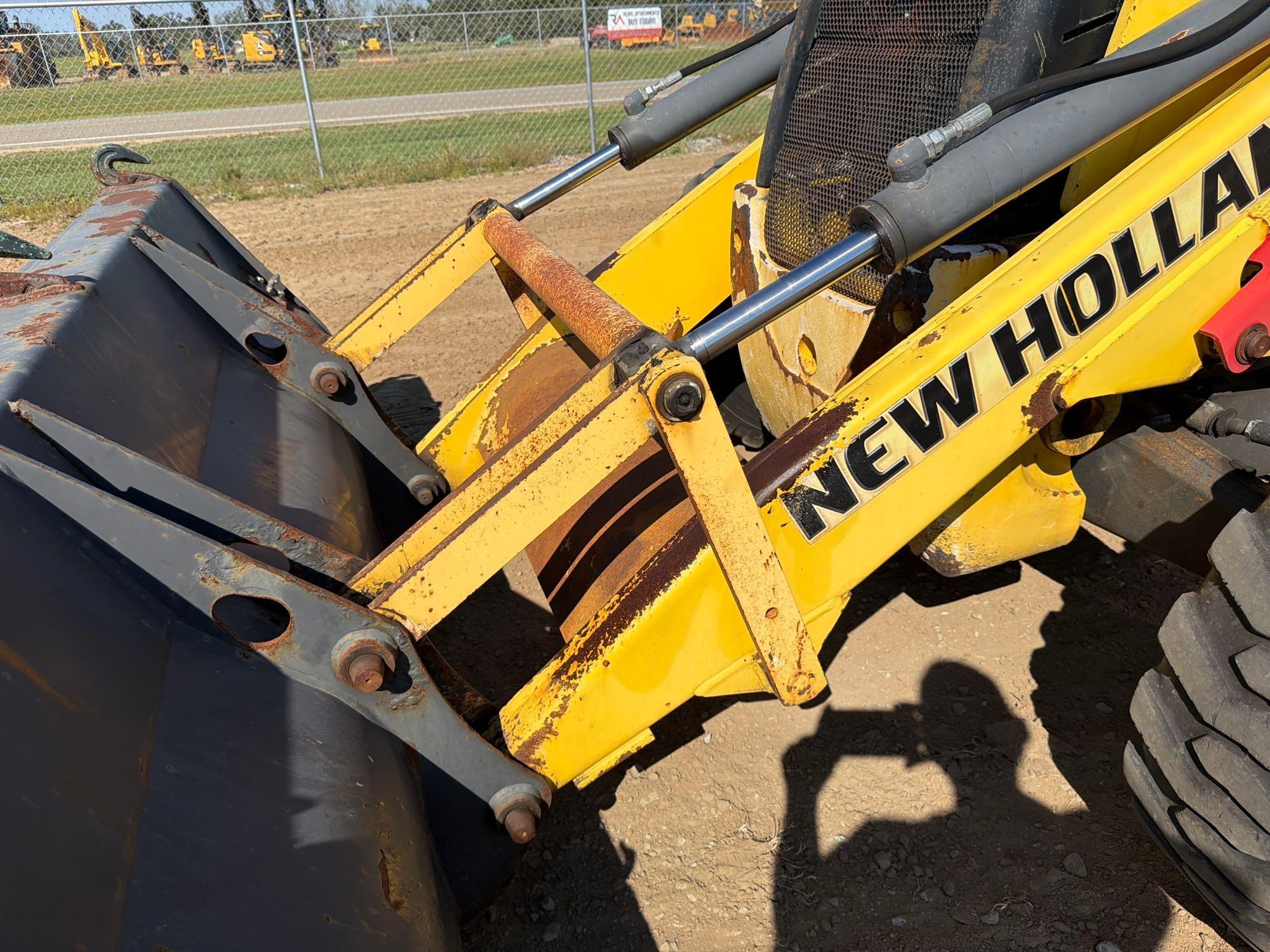 New Holland B95B