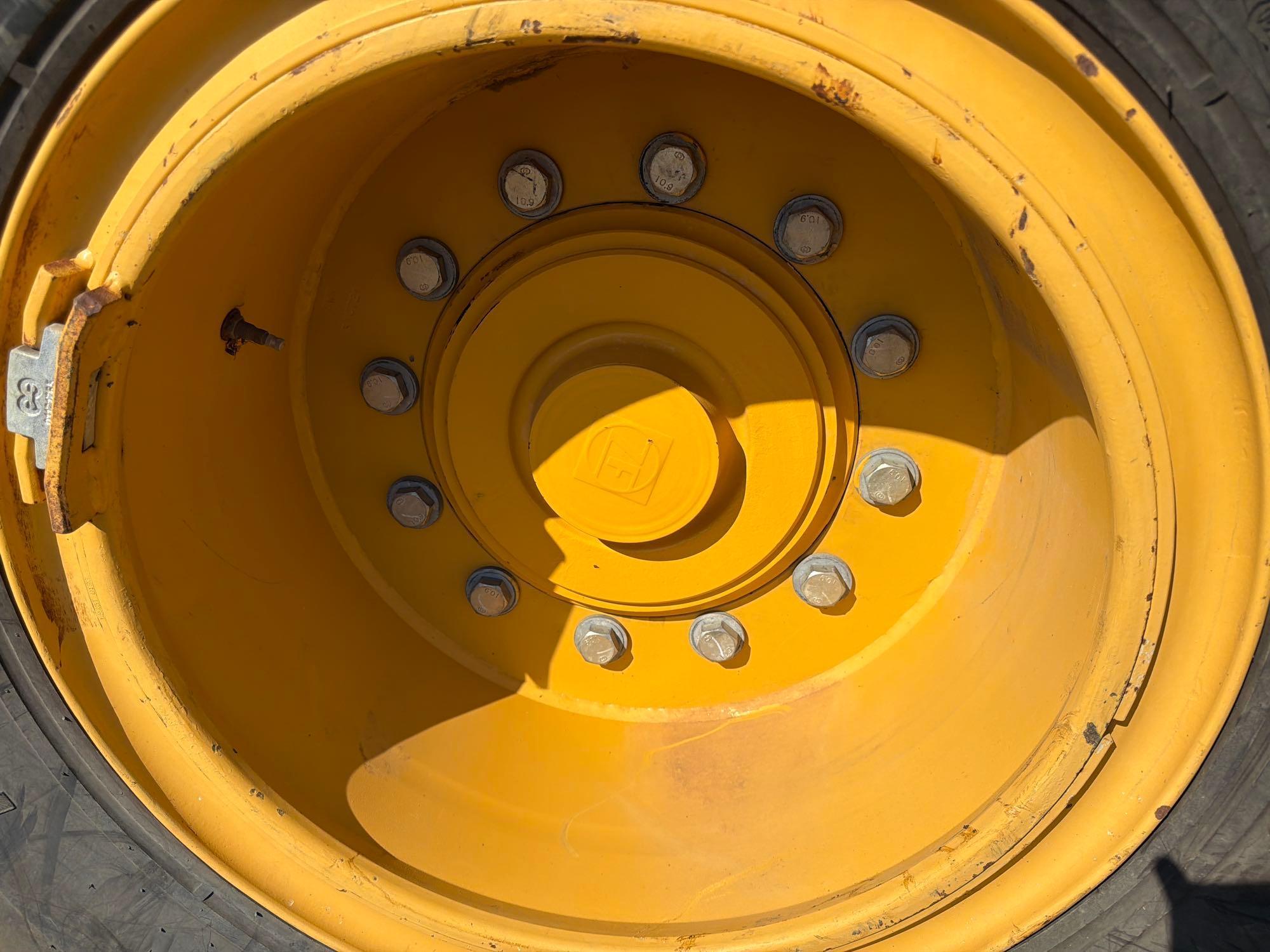 John Deere 444