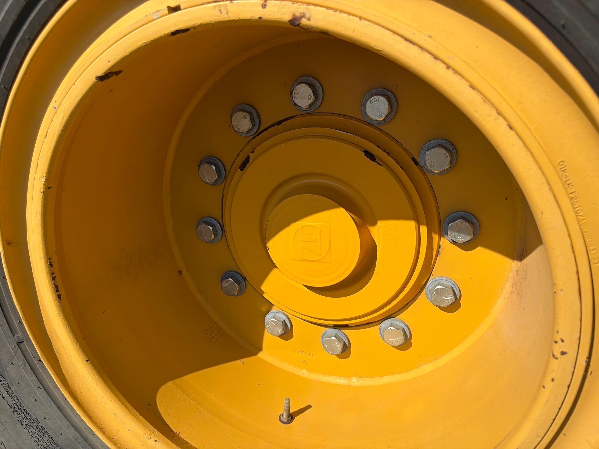 John Deere 444
