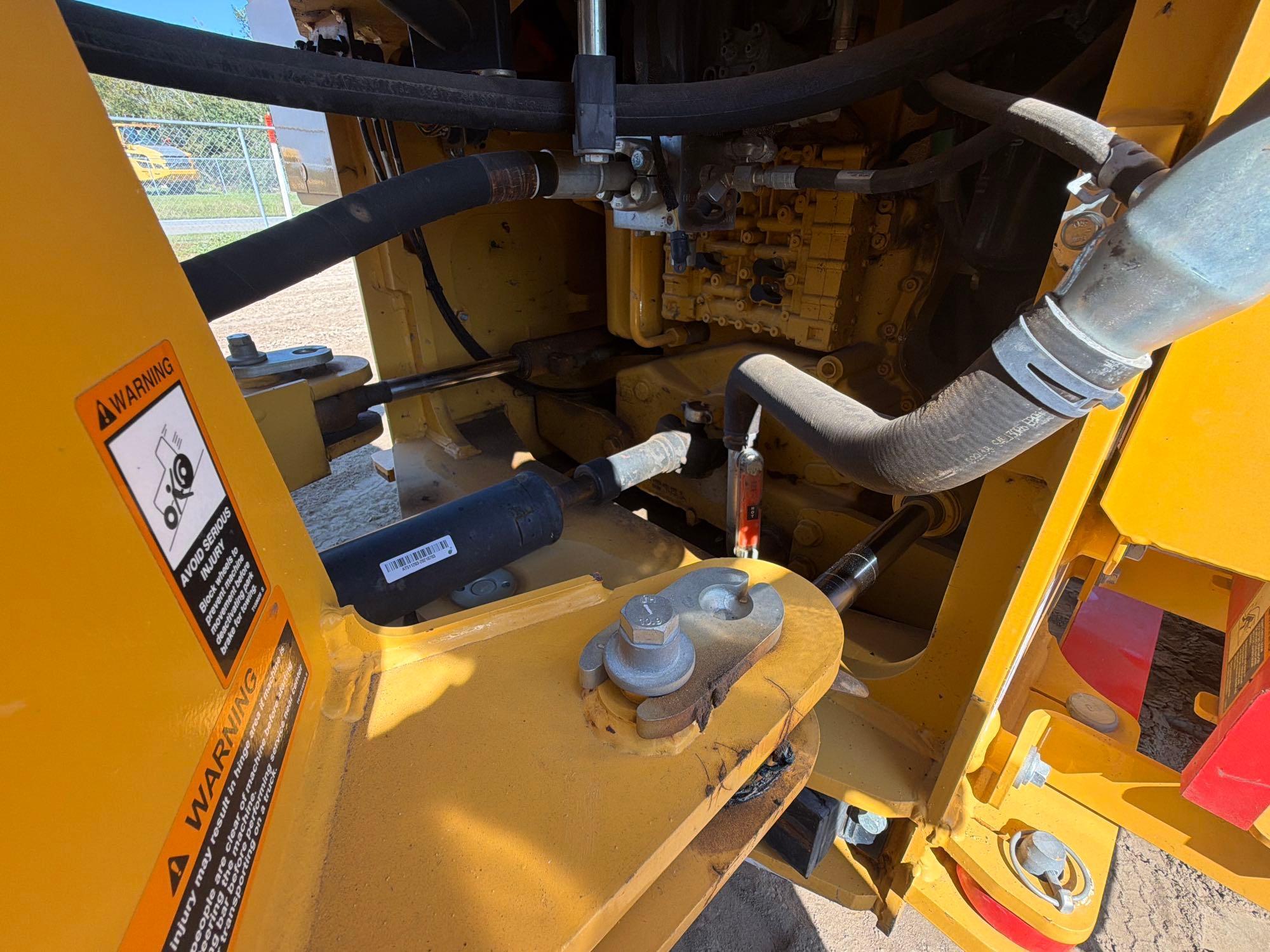 John Deere 444