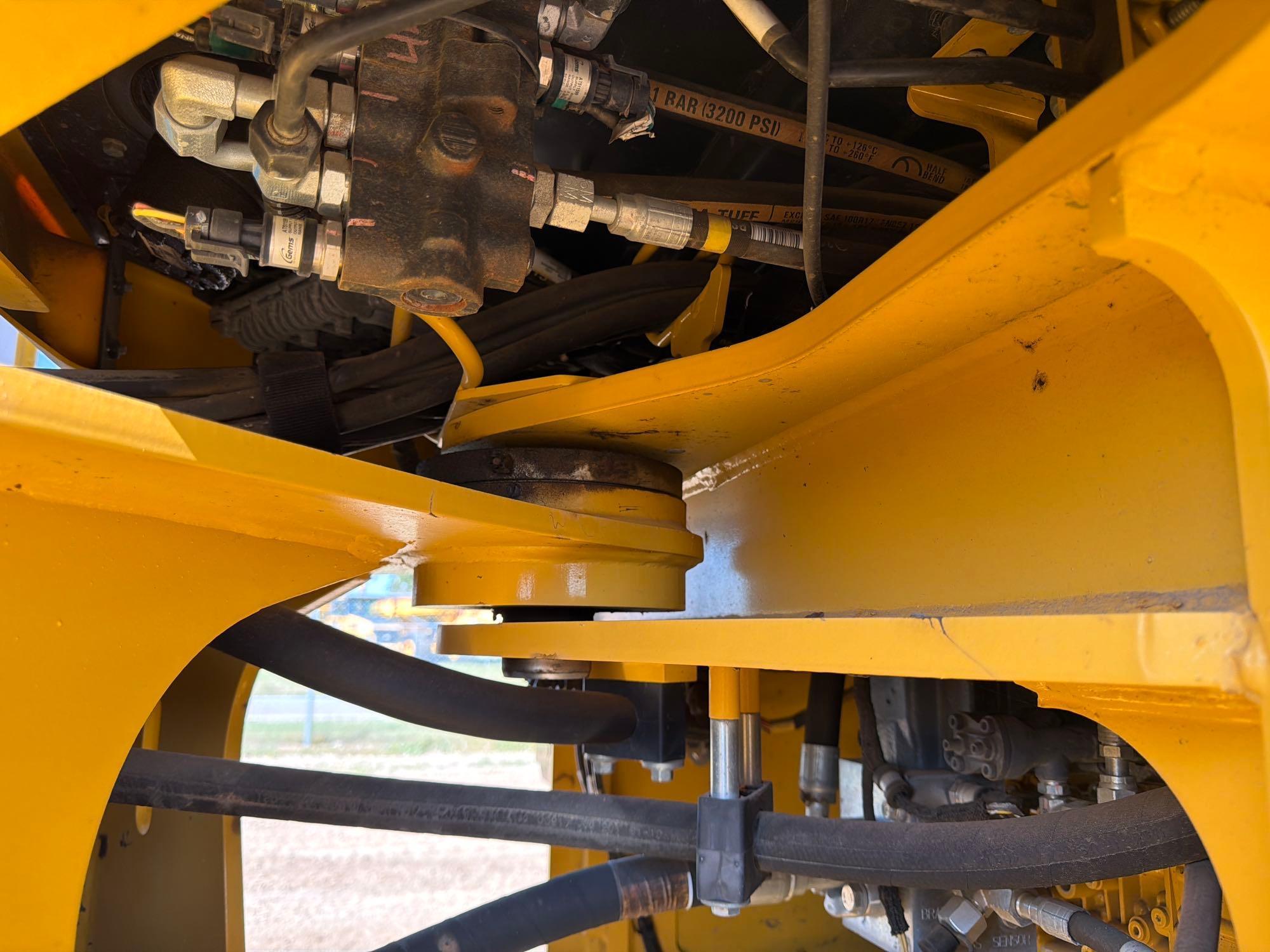 John Deere 444