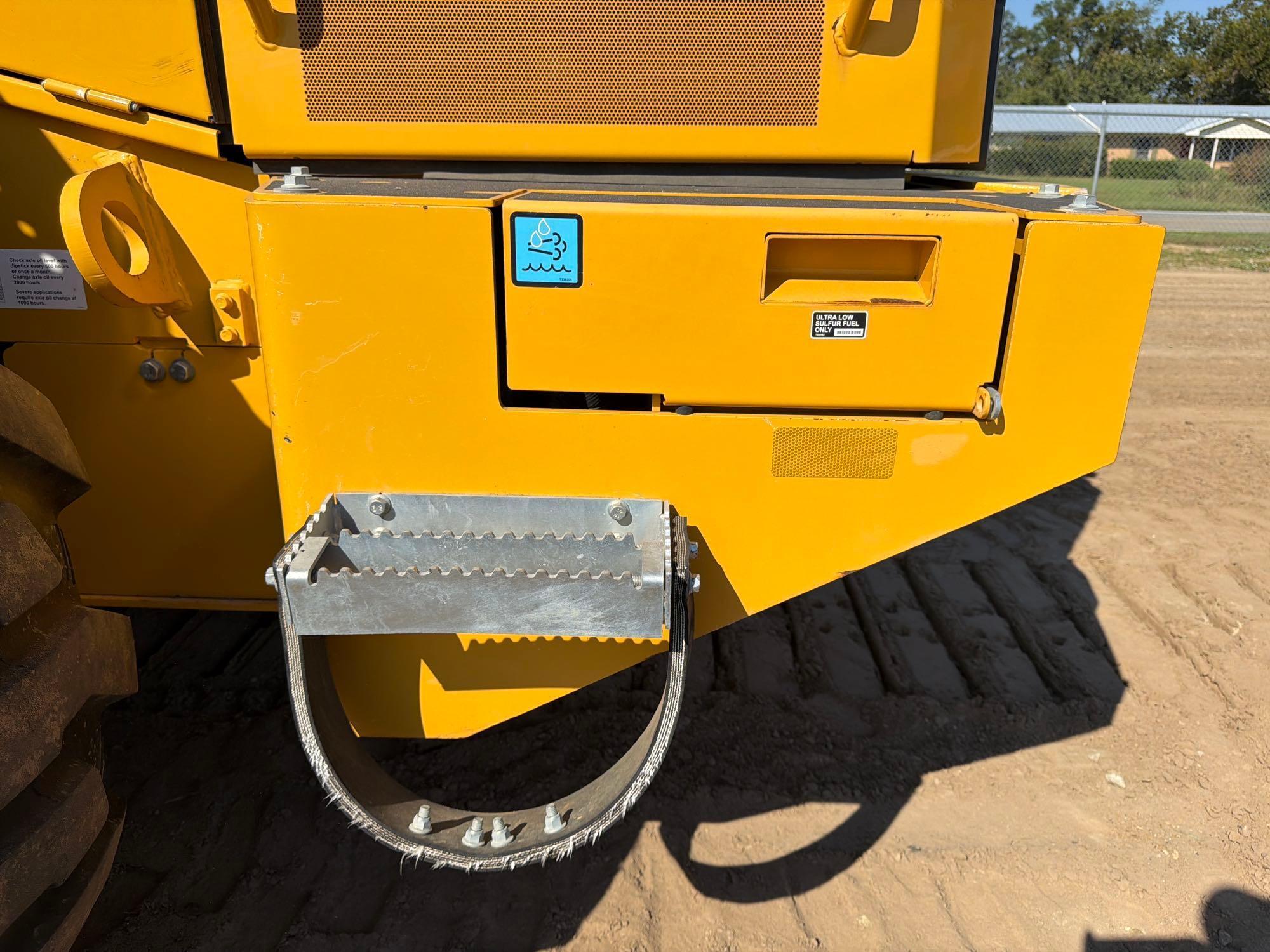John Deere 444
