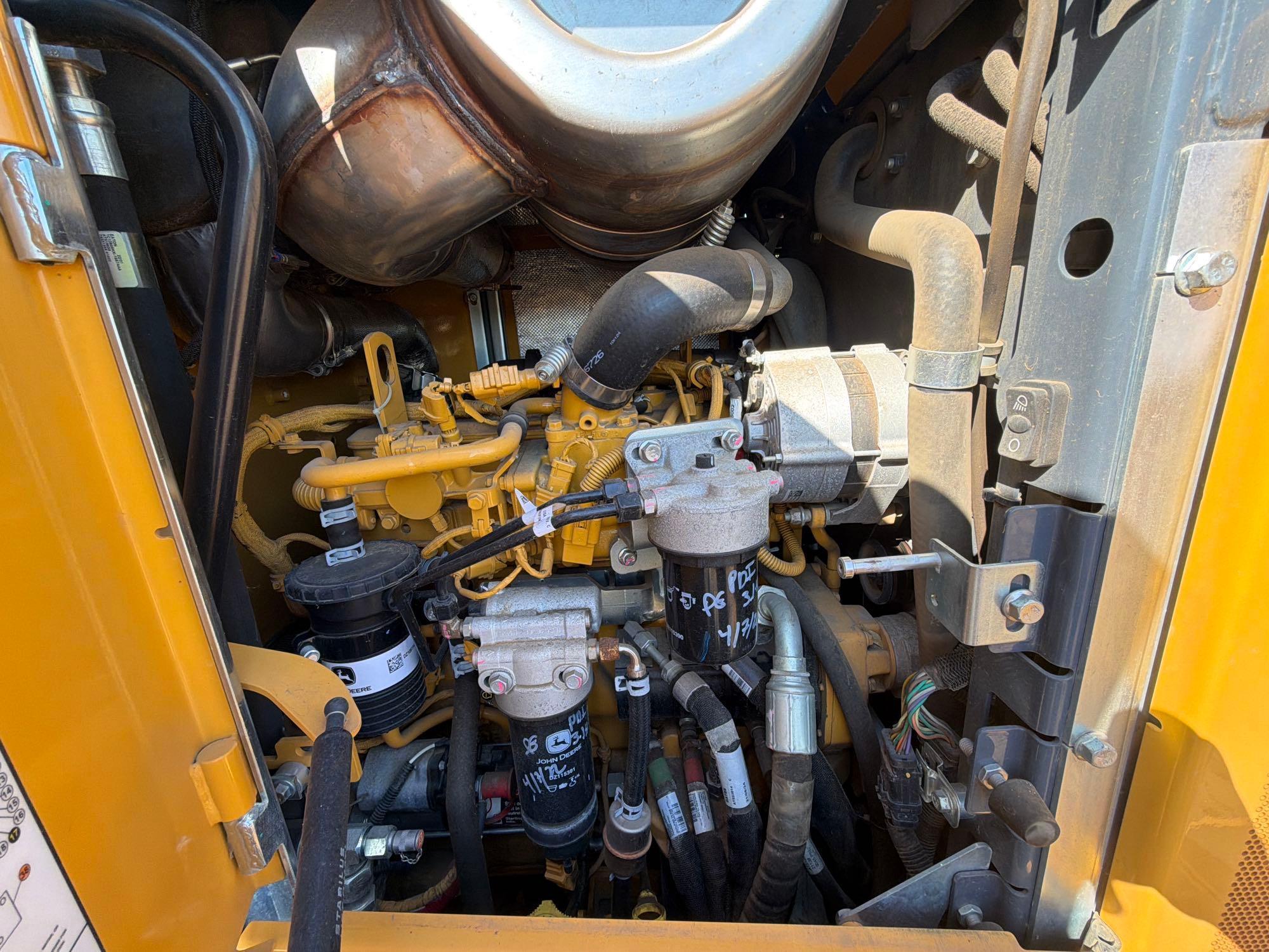 John Deere 444