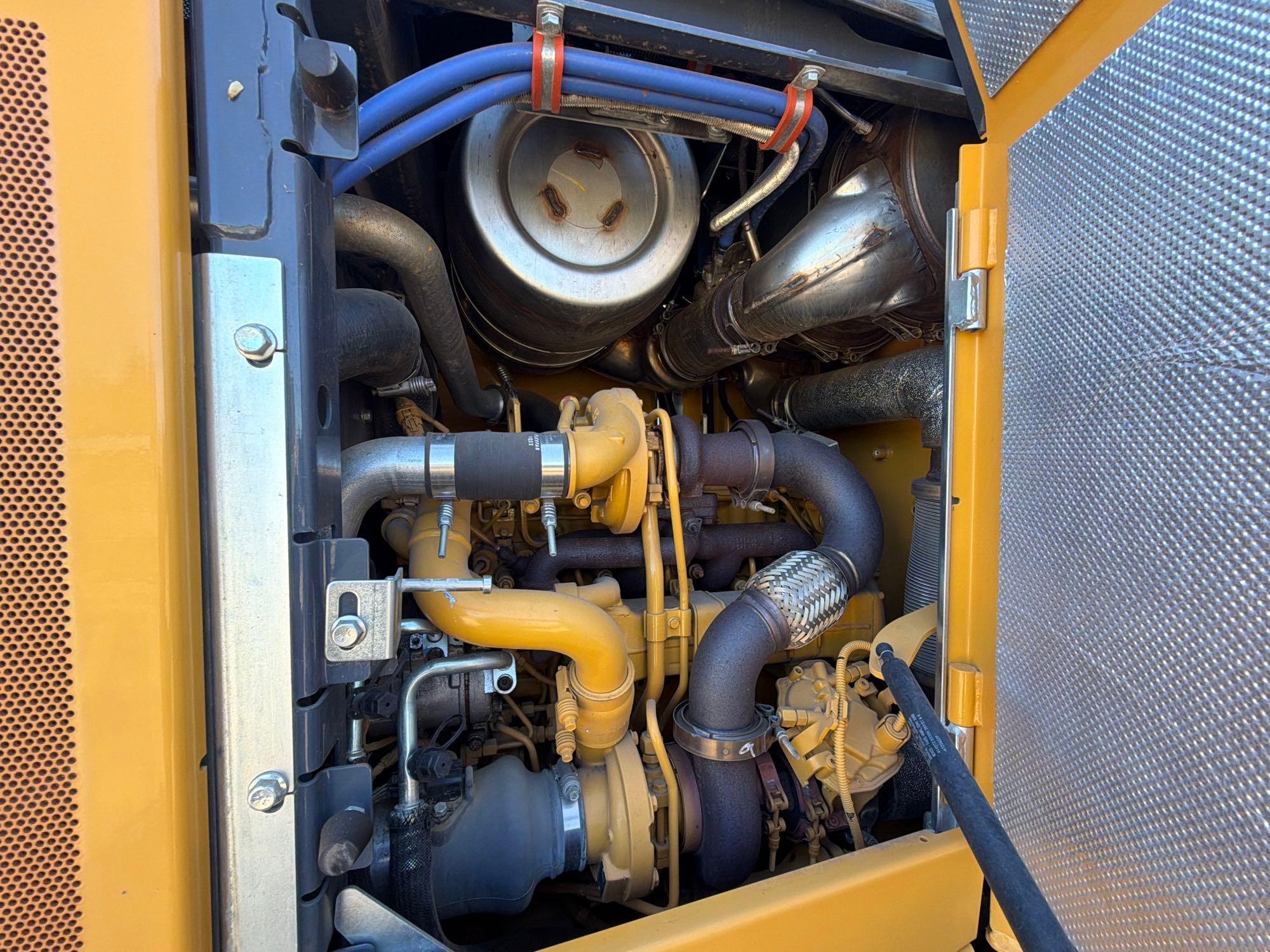 John Deere 444