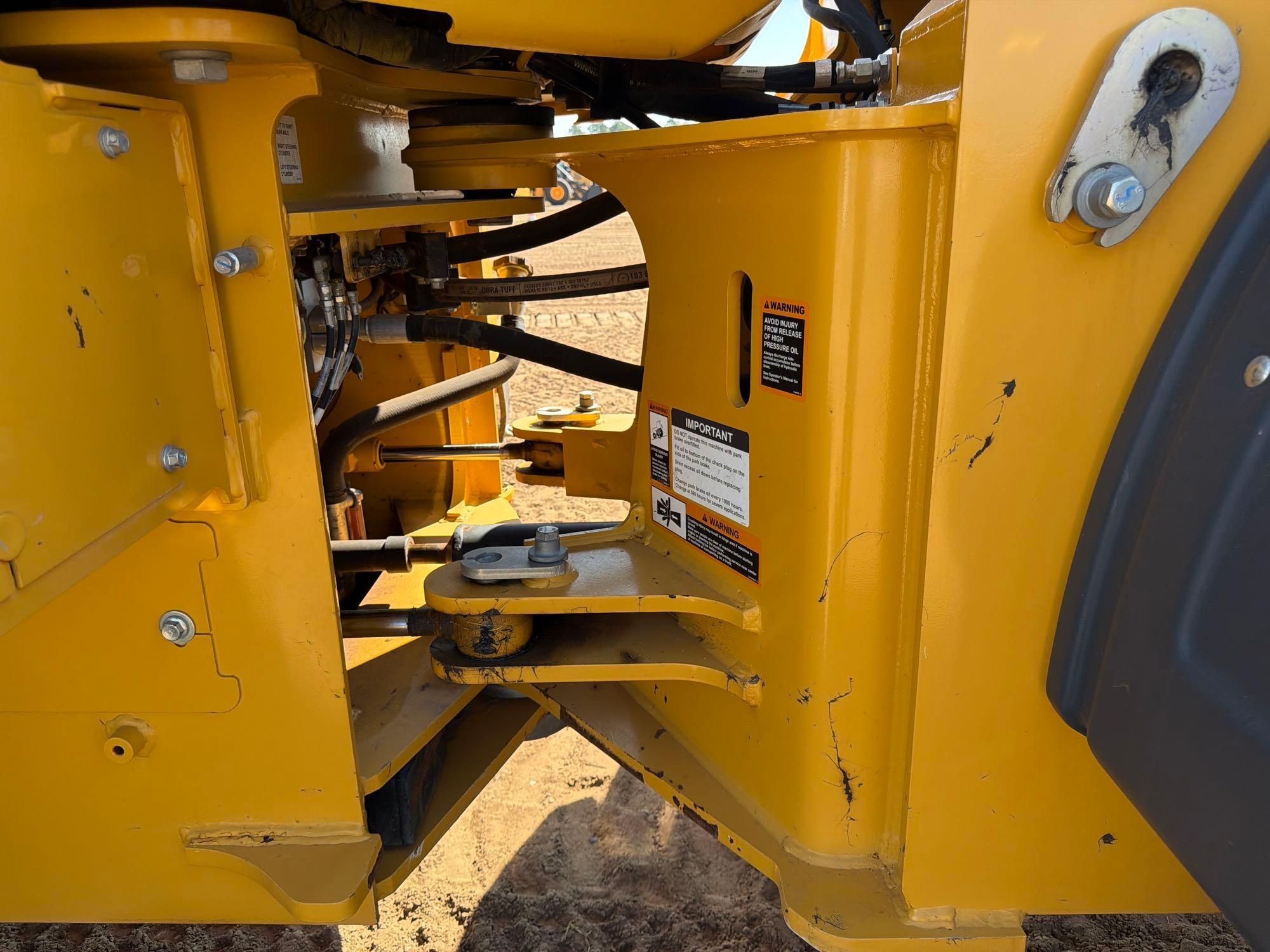 John Deere 444