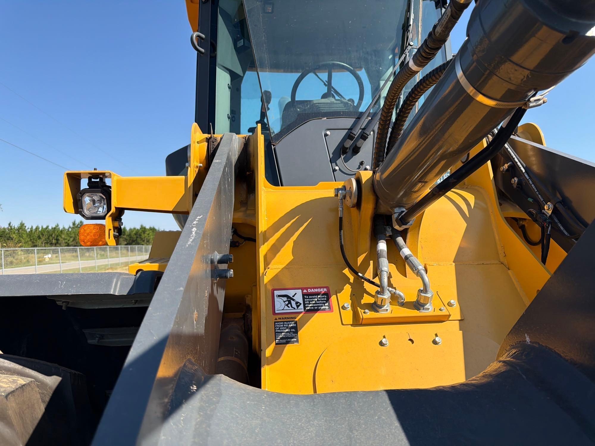 John Deere 444