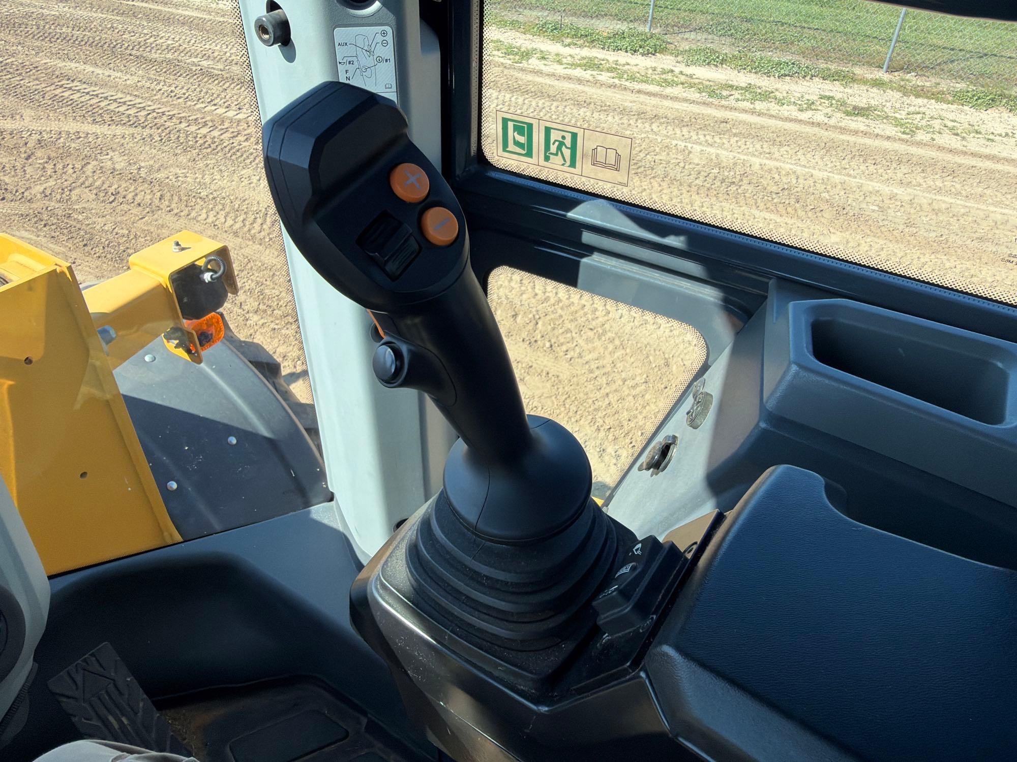 John Deere 444