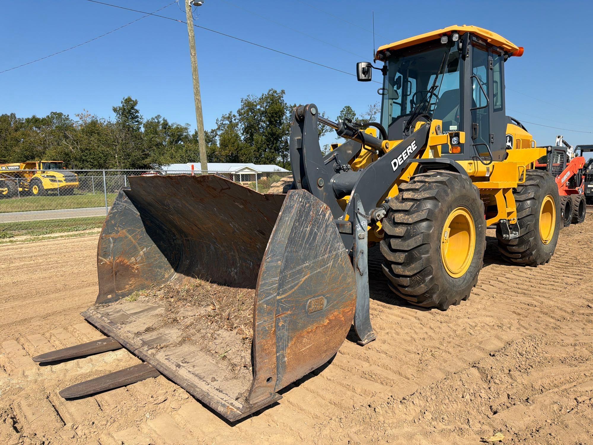 John Deere 444
