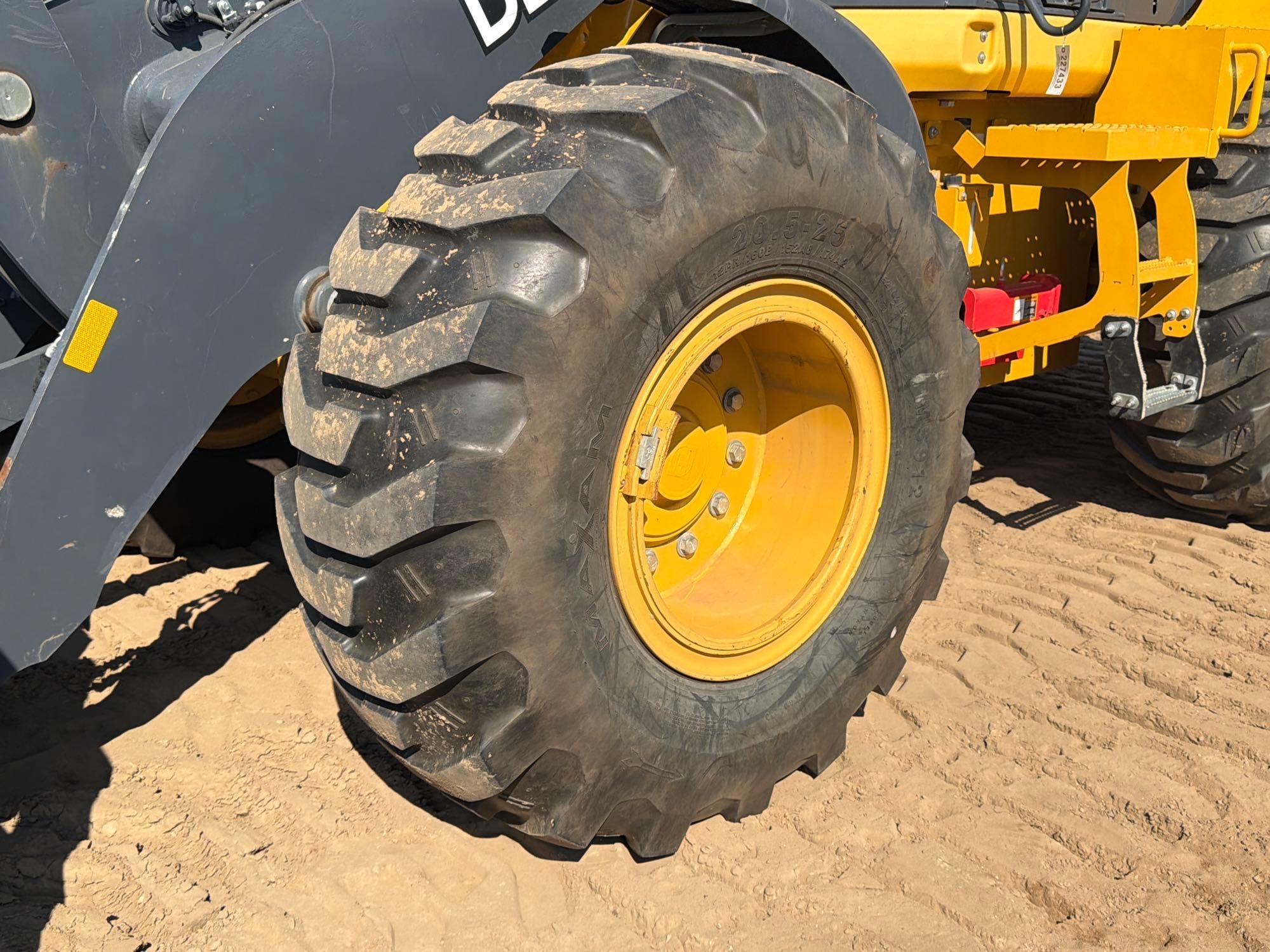 John Deere 444