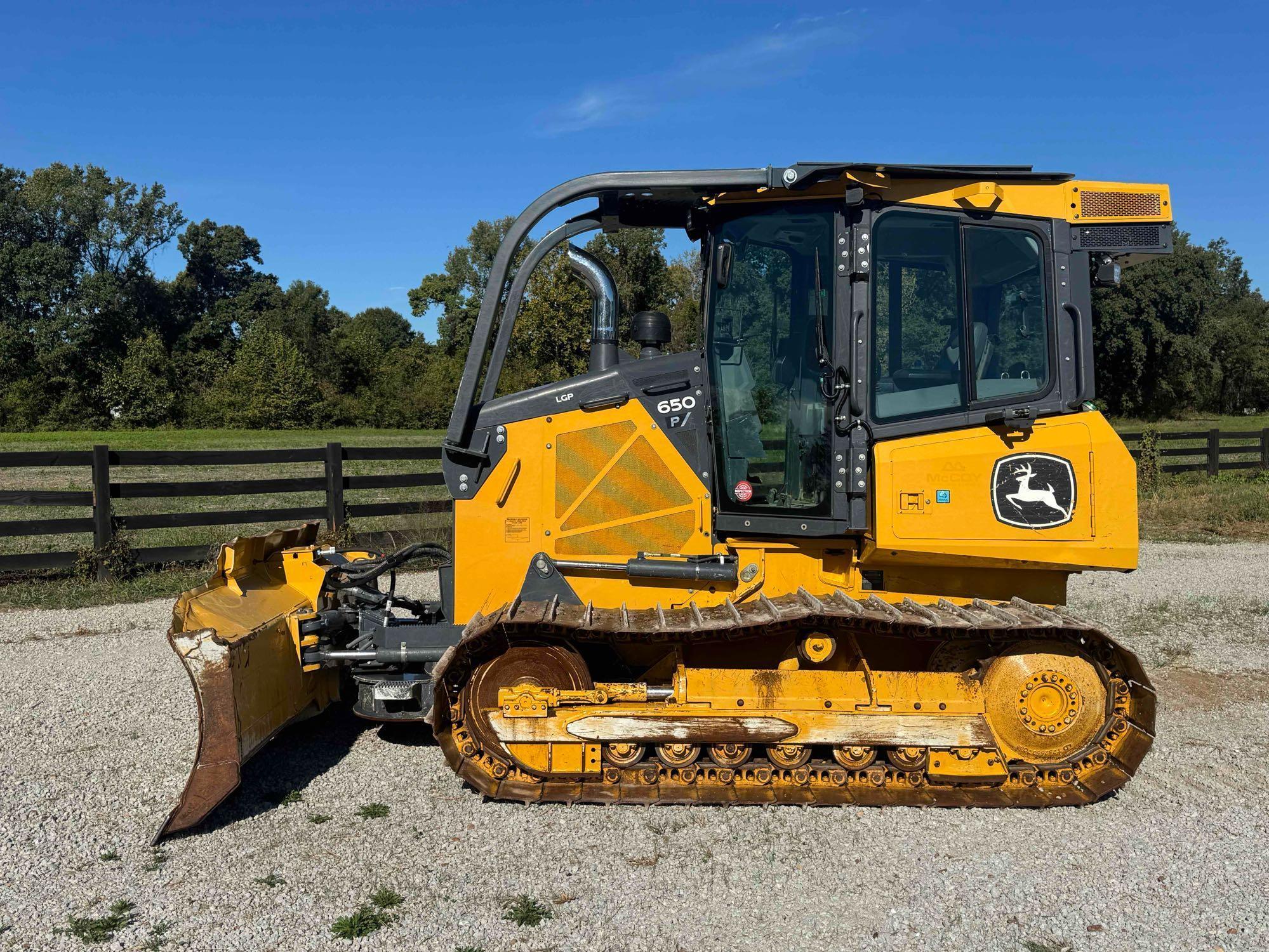 Photo of John Deere 650P