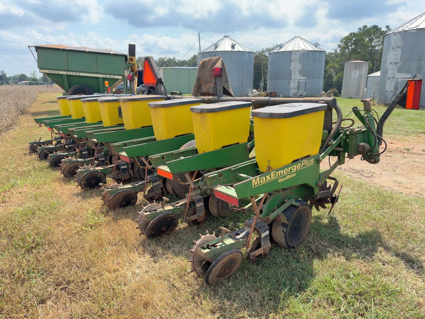 John Deere 1700