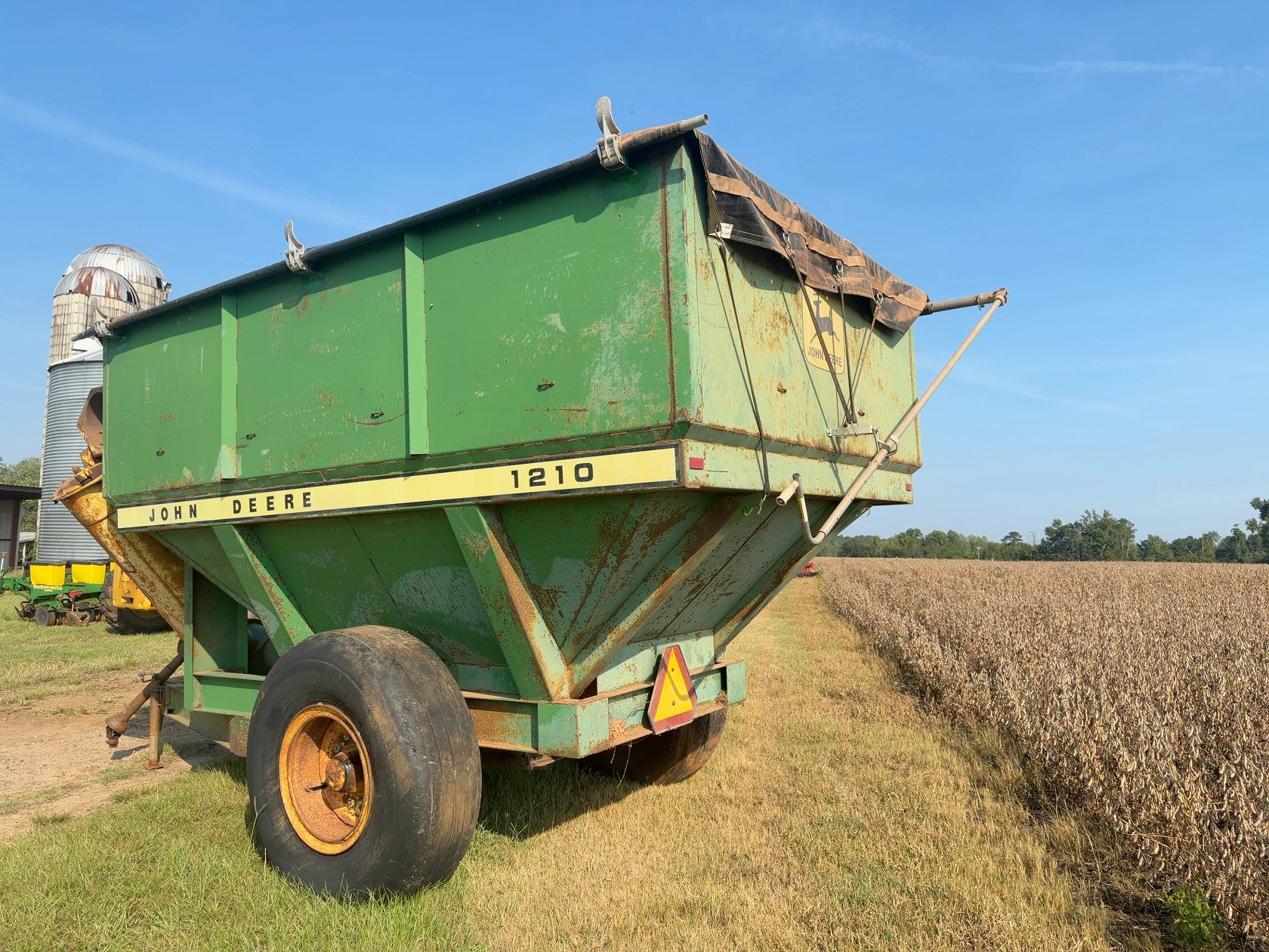 John Deere 1210