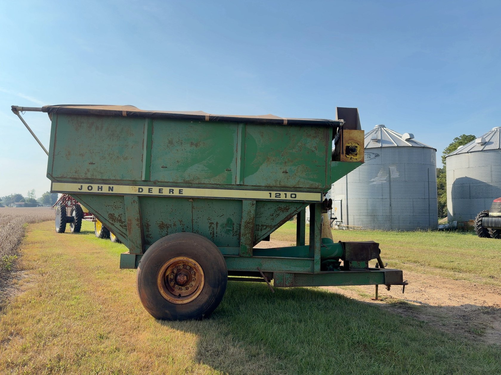 John Deere 1210