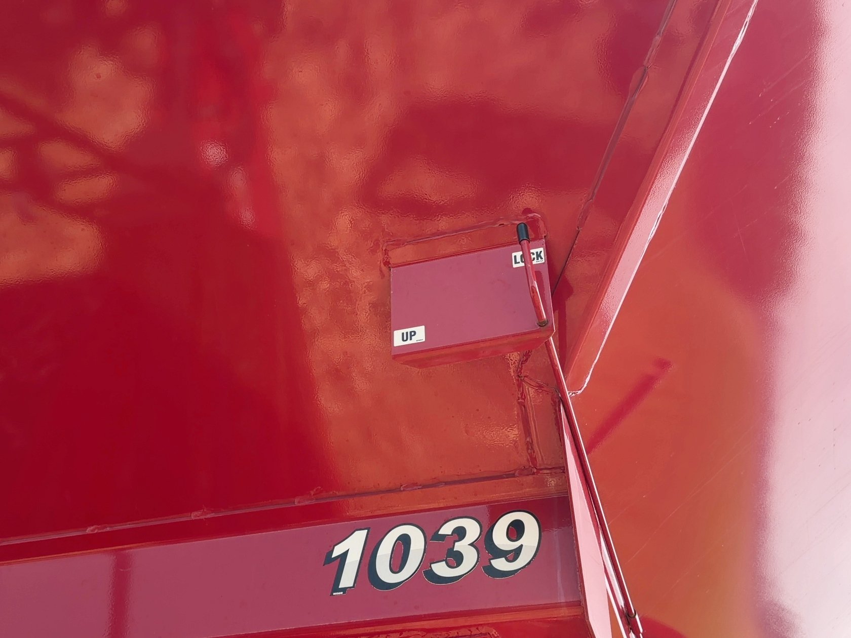 2012 Parker 1039
