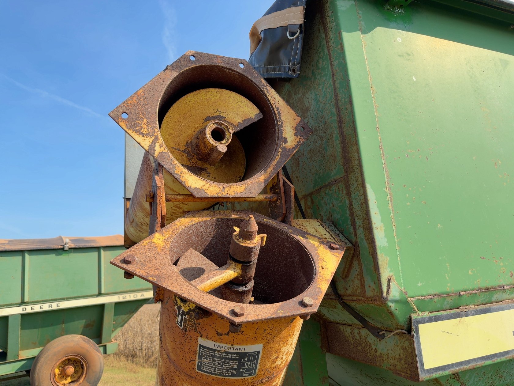 John Deere 1210