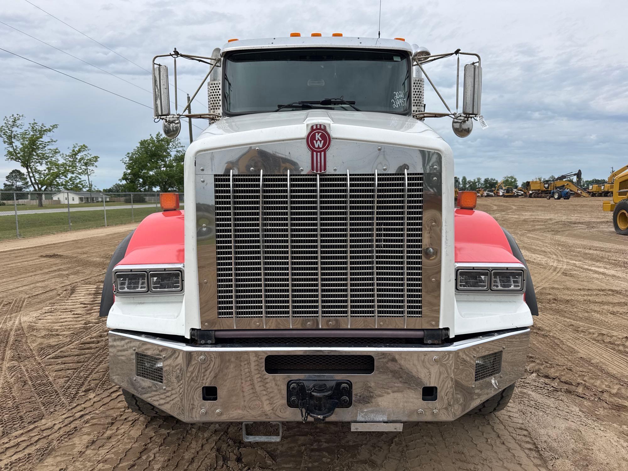 2021 Kenworth T800