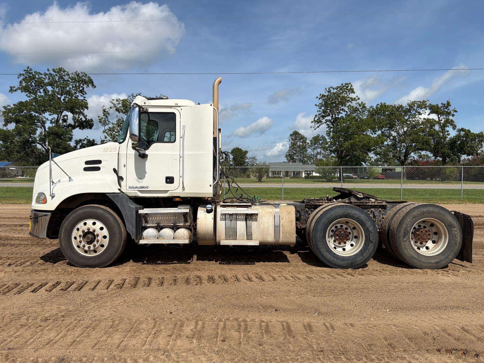 2016 Mack CXU613
