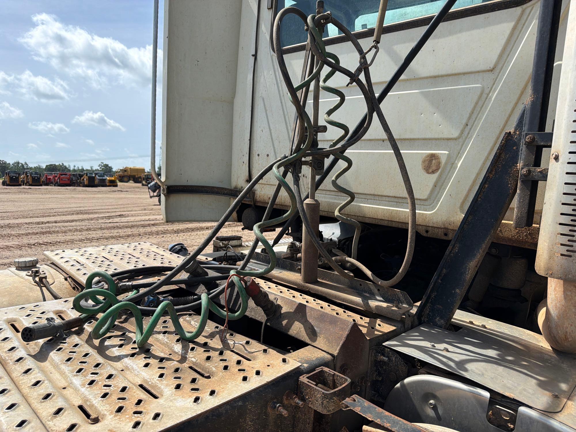 2016 Mack CXU613