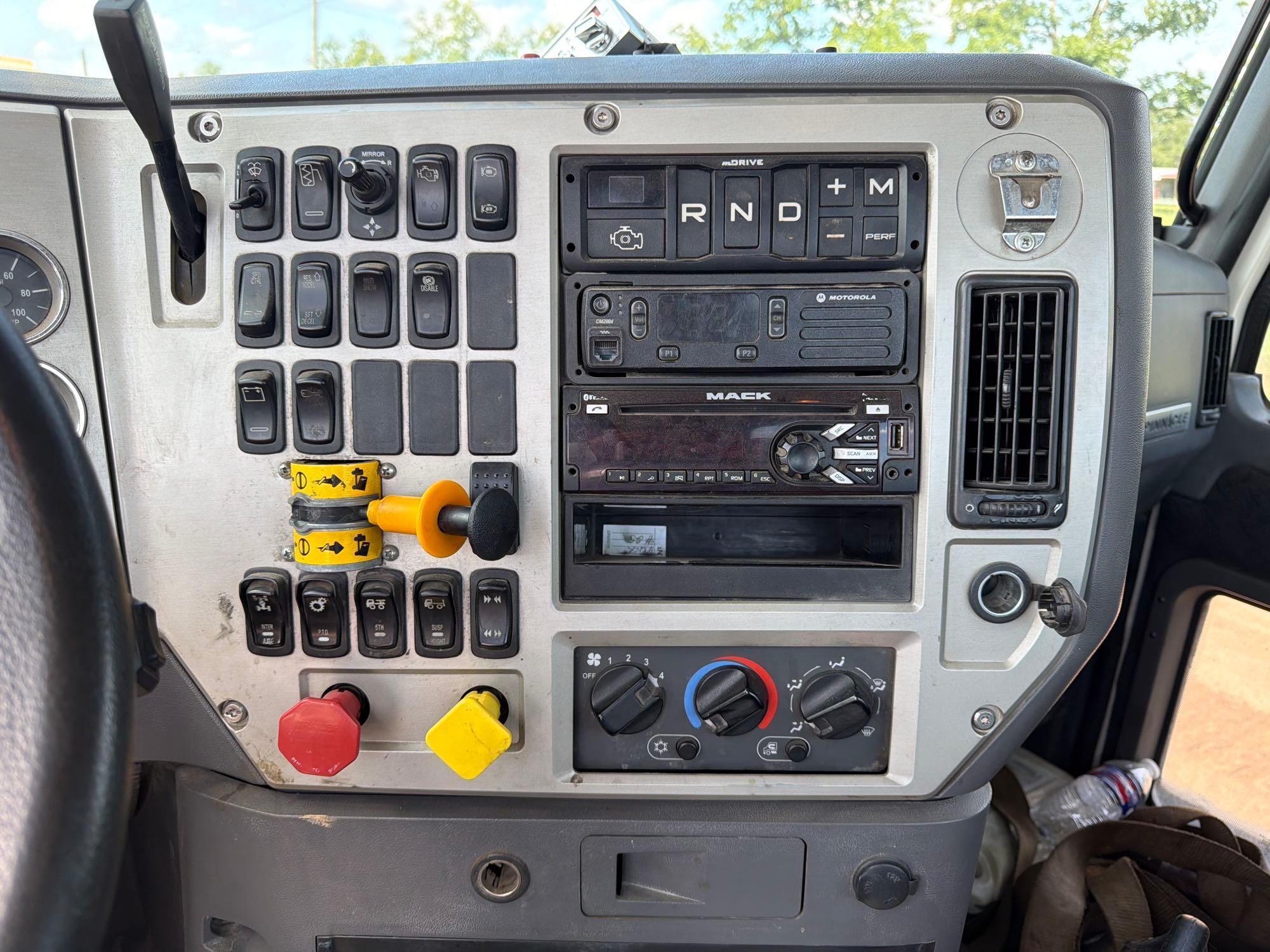 2016 Mack CXU613