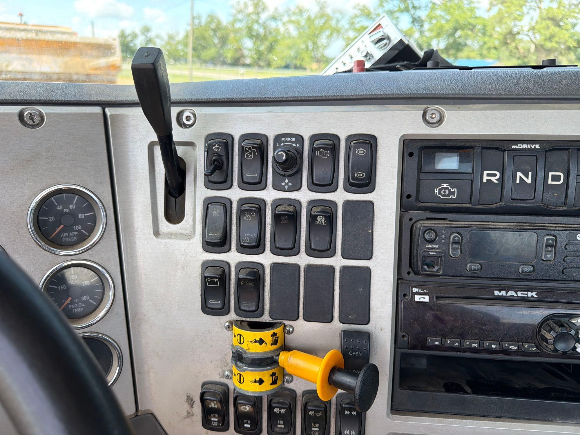 2016 Mack CXU613