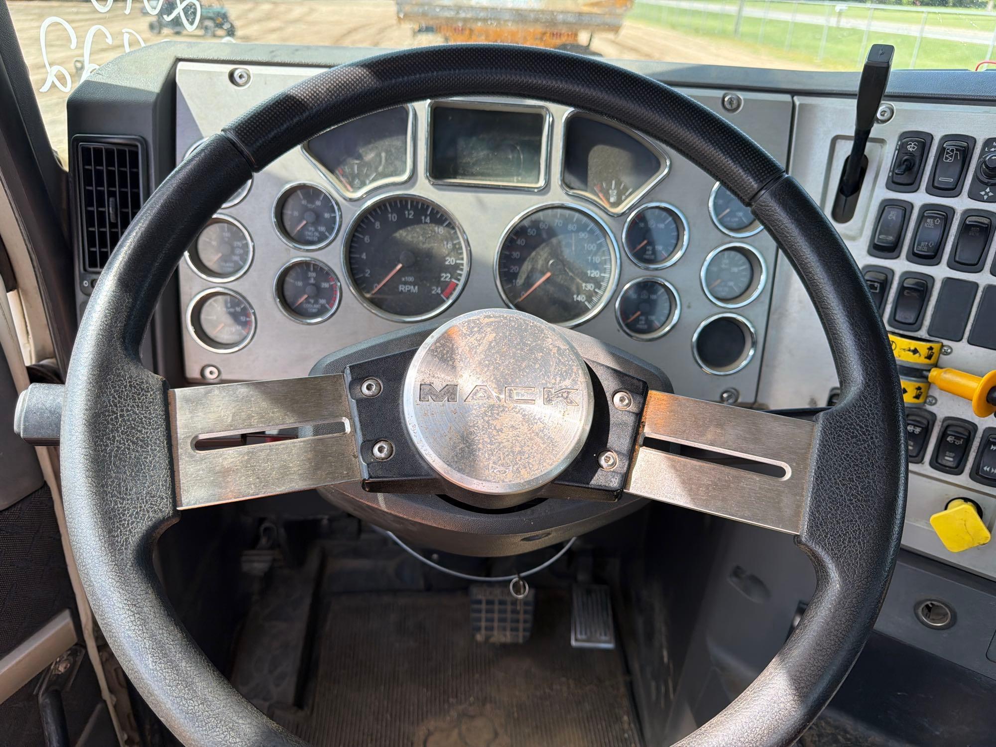 2016 Mack CXU613