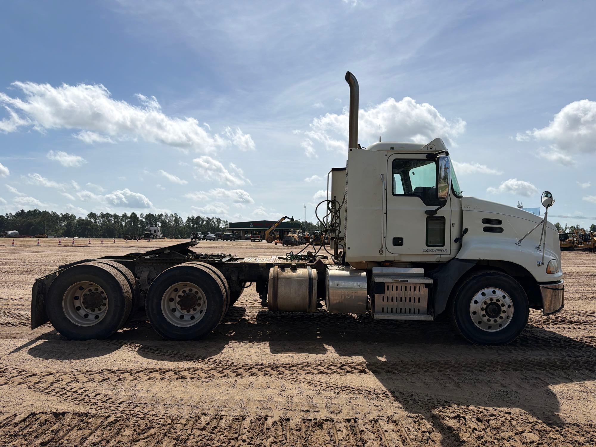 2016 Mack CXU613