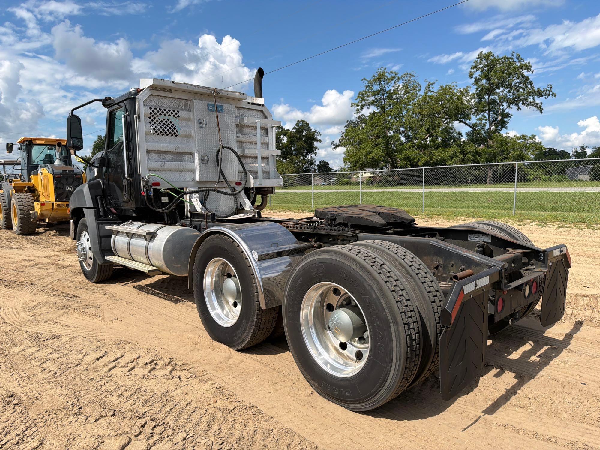 2014 Caterpillar CT660