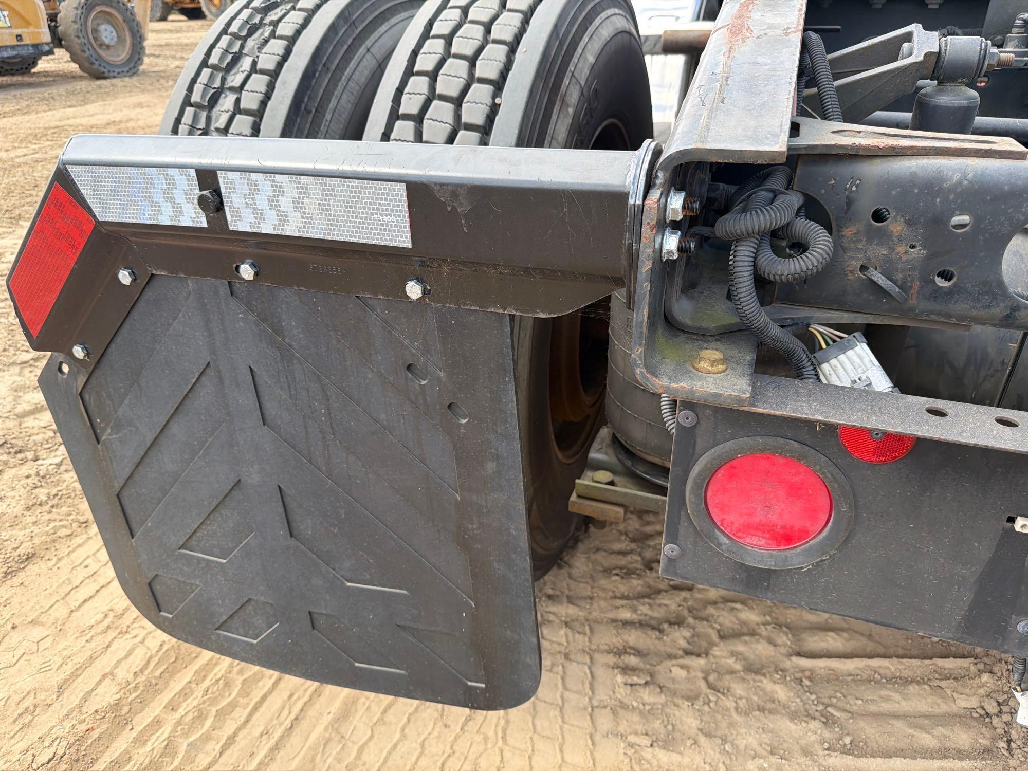 2014 Caterpillar CT660
