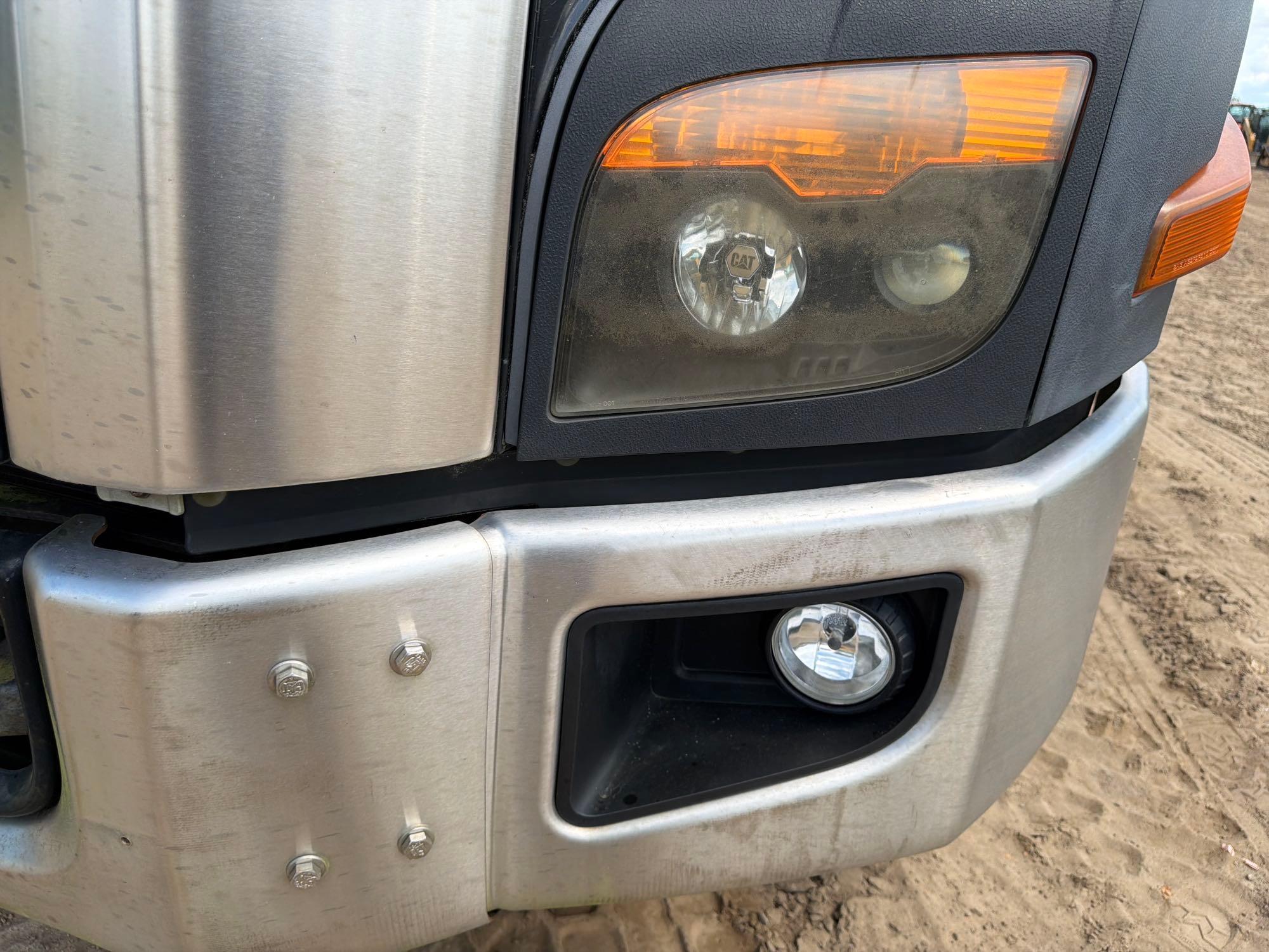 2014 Caterpillar CT660