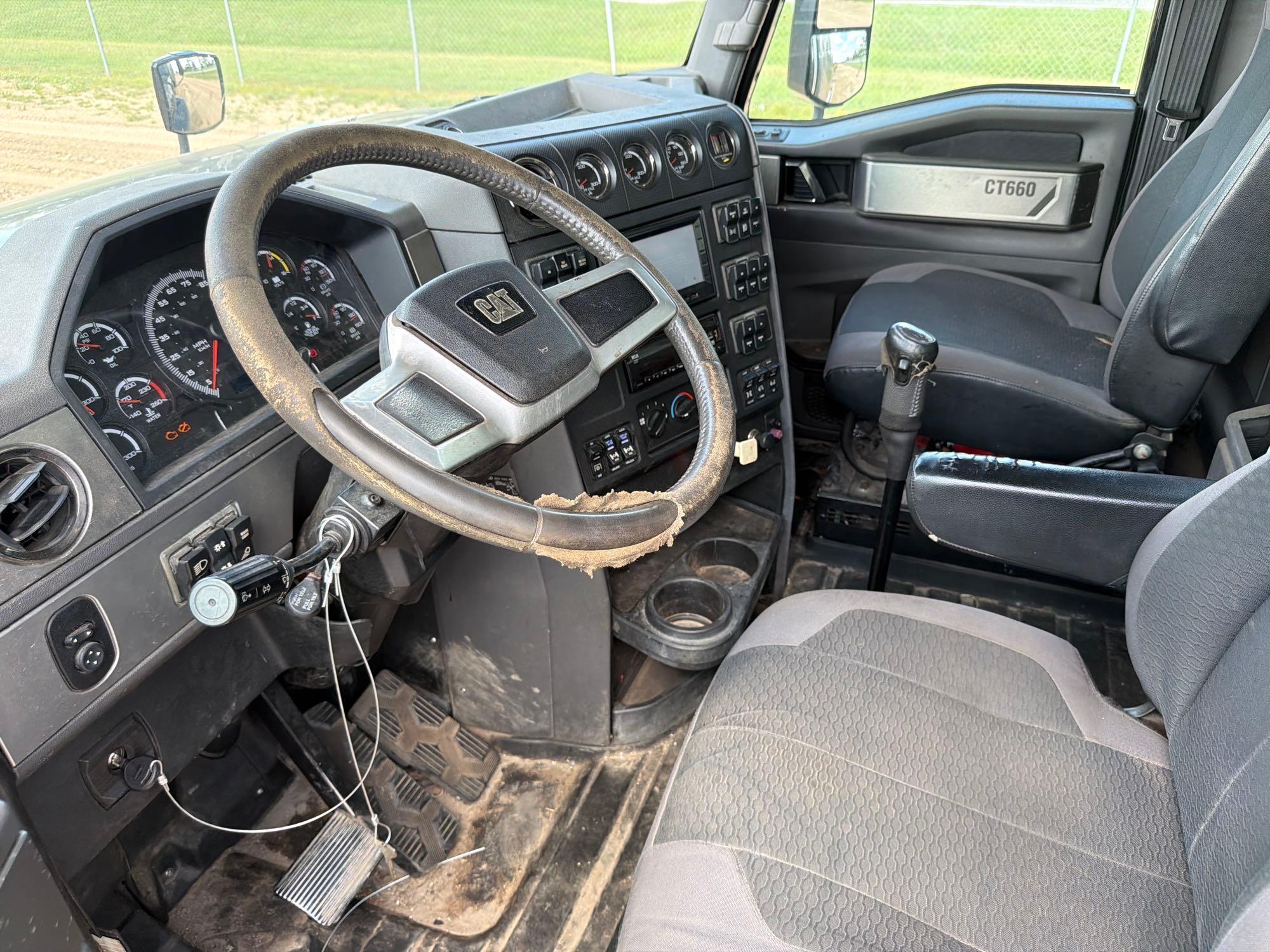 2014 Caterpillar CT660