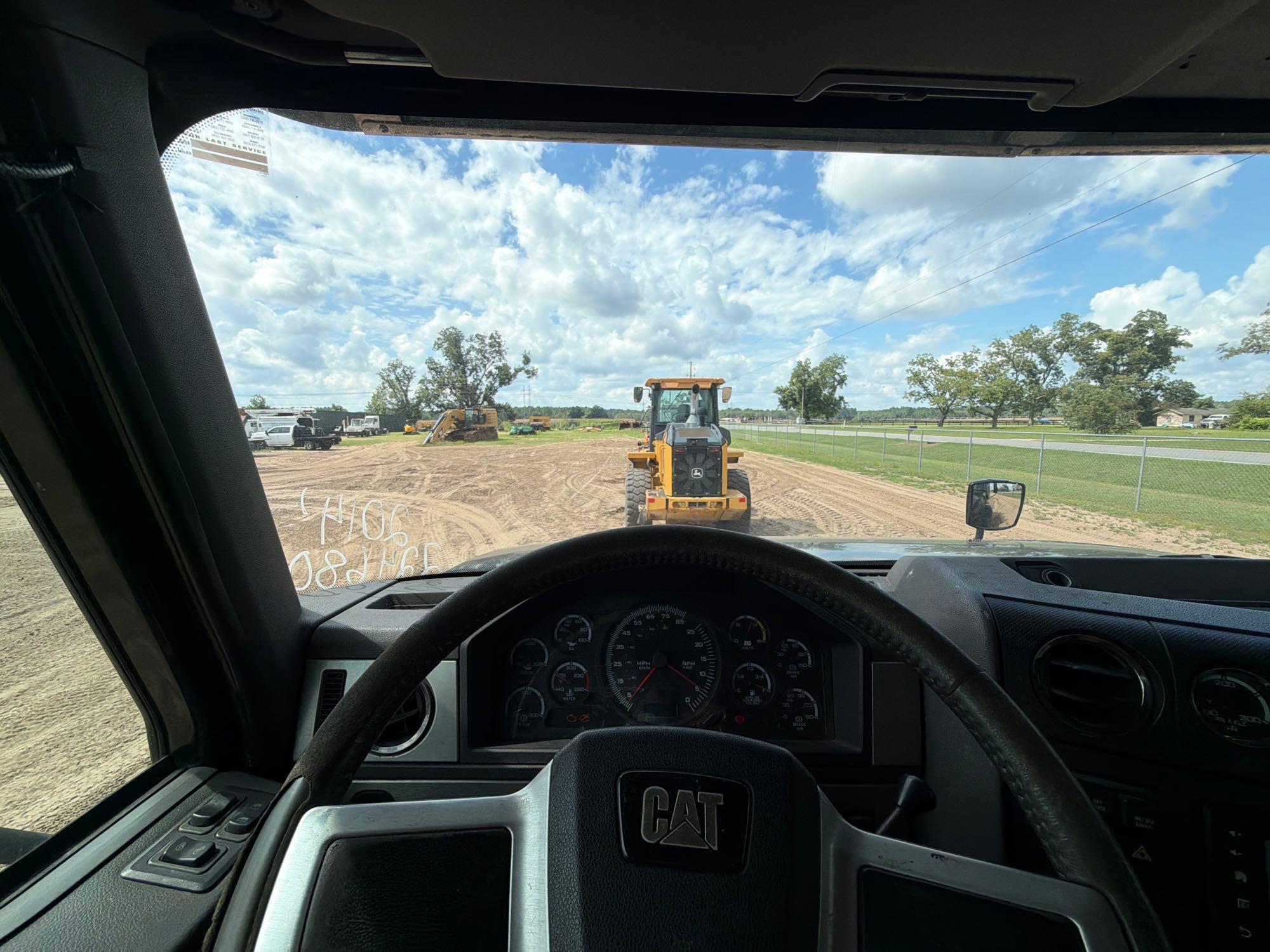 2014 Caterpillar CT660