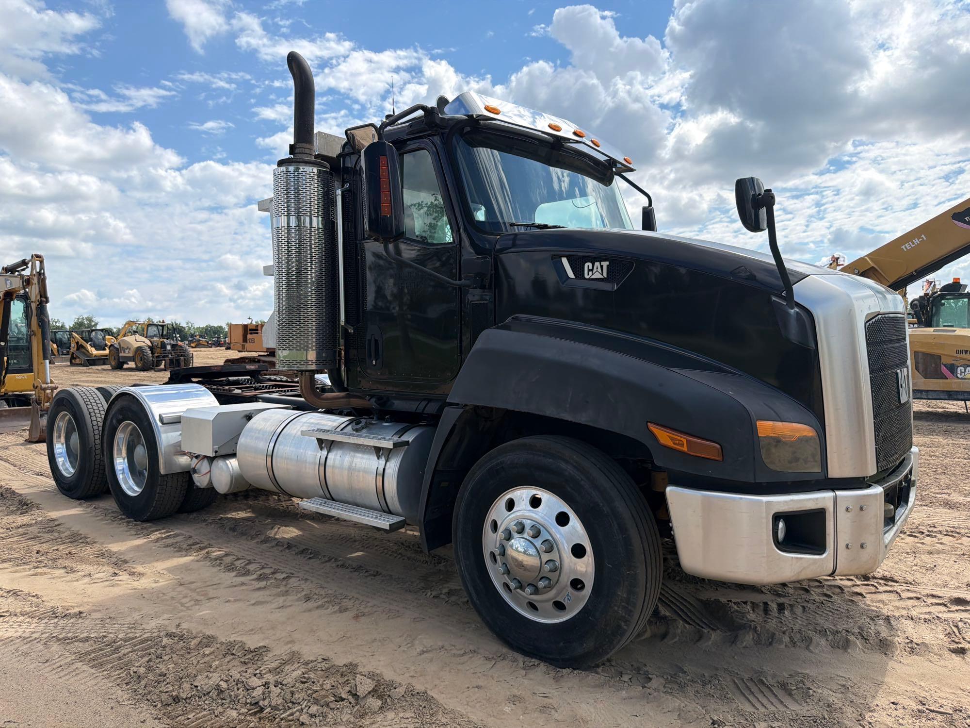 2014 Caterpillar CT660