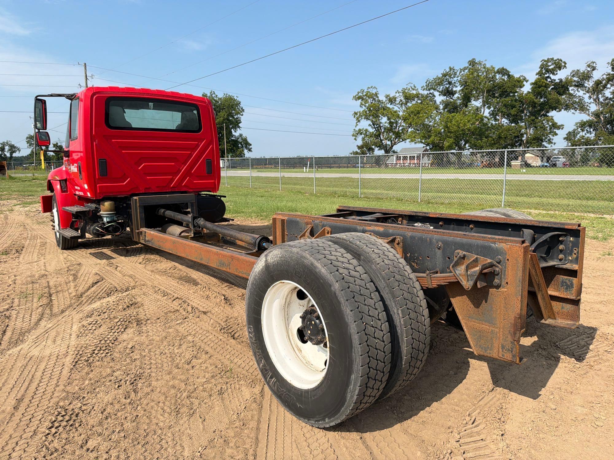2005 International 4400 SBA 4X2