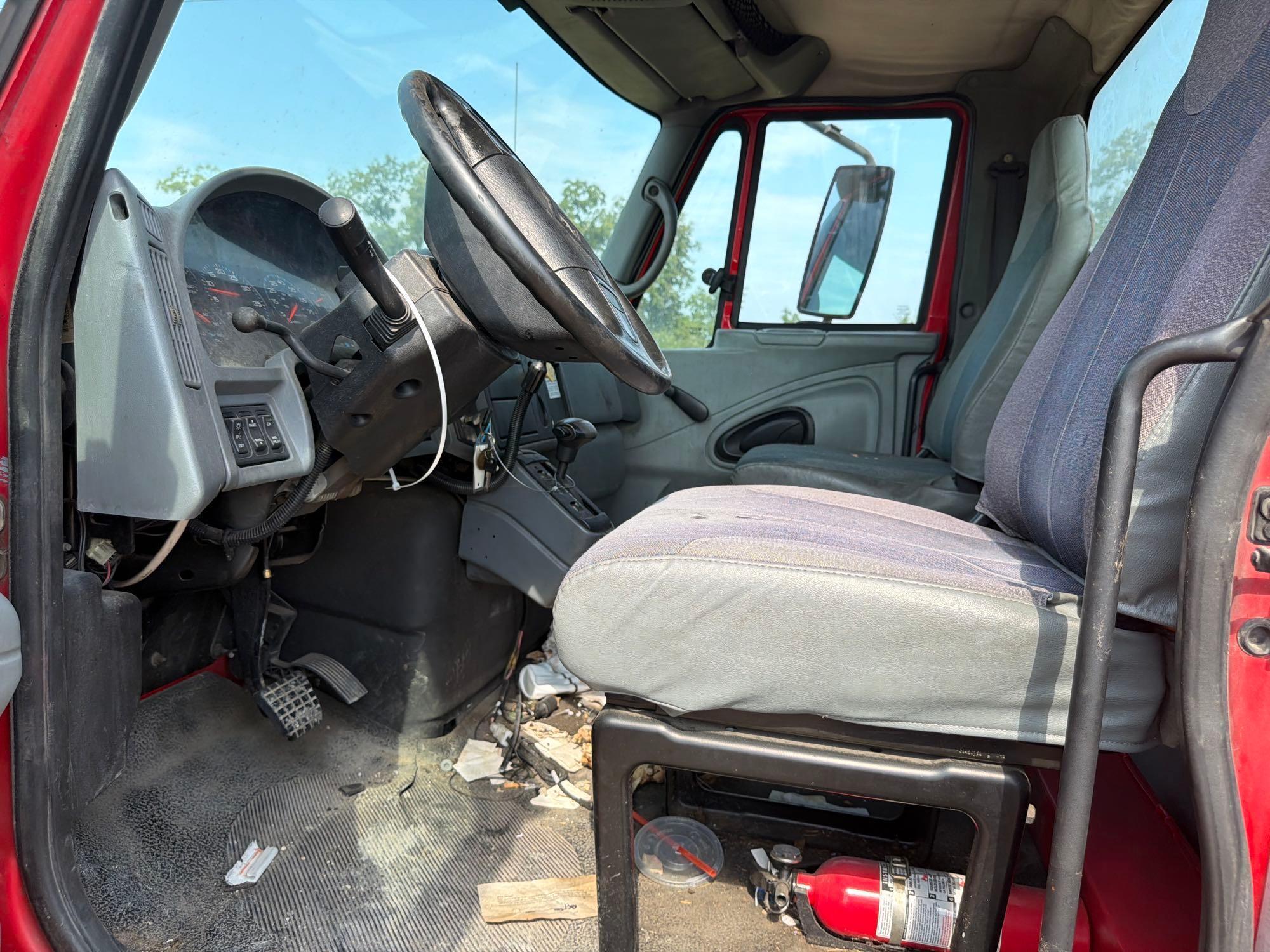 2005 International 4400 SBA 4X2