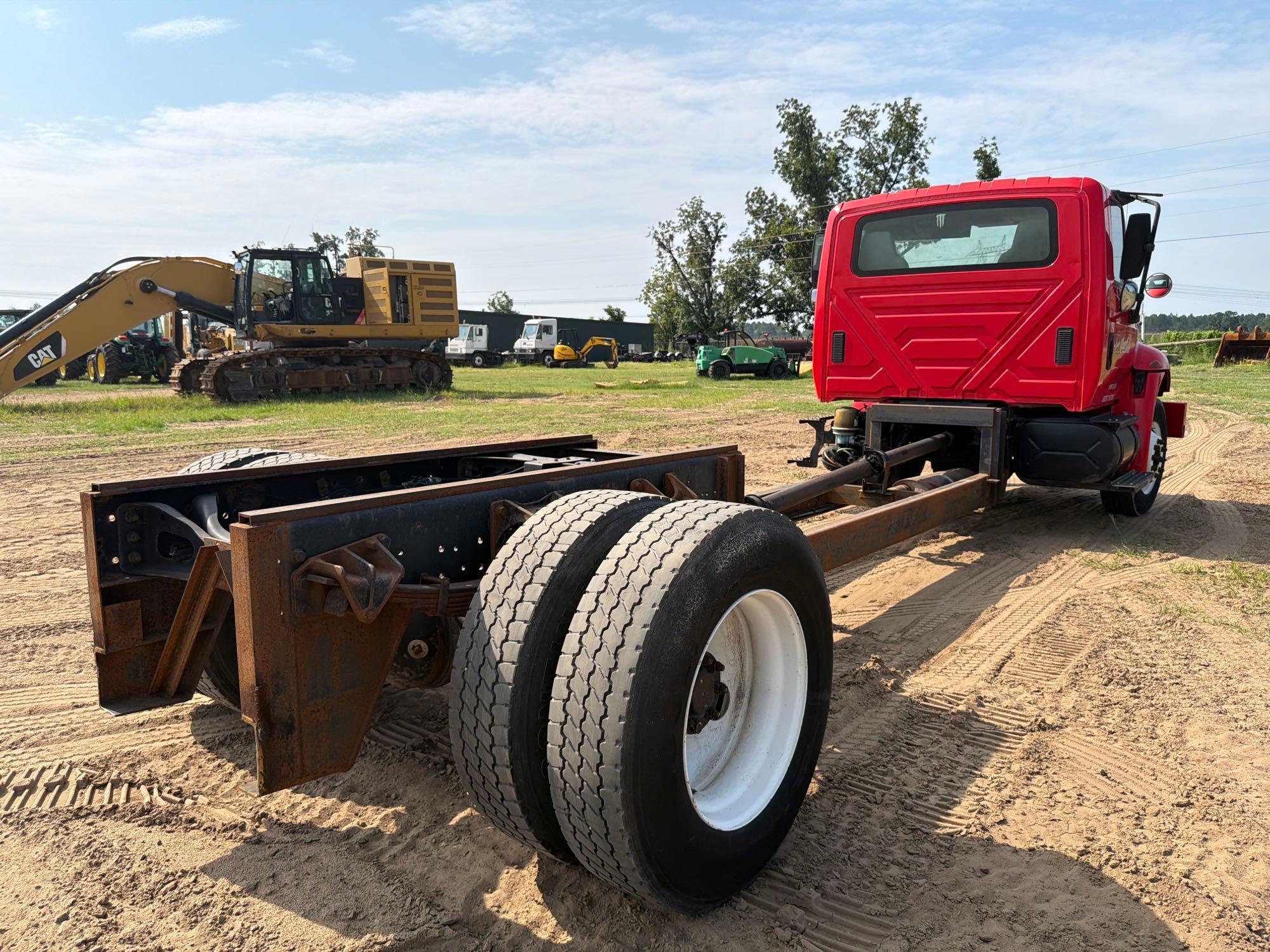2005 International 4400 SBA 4X2
