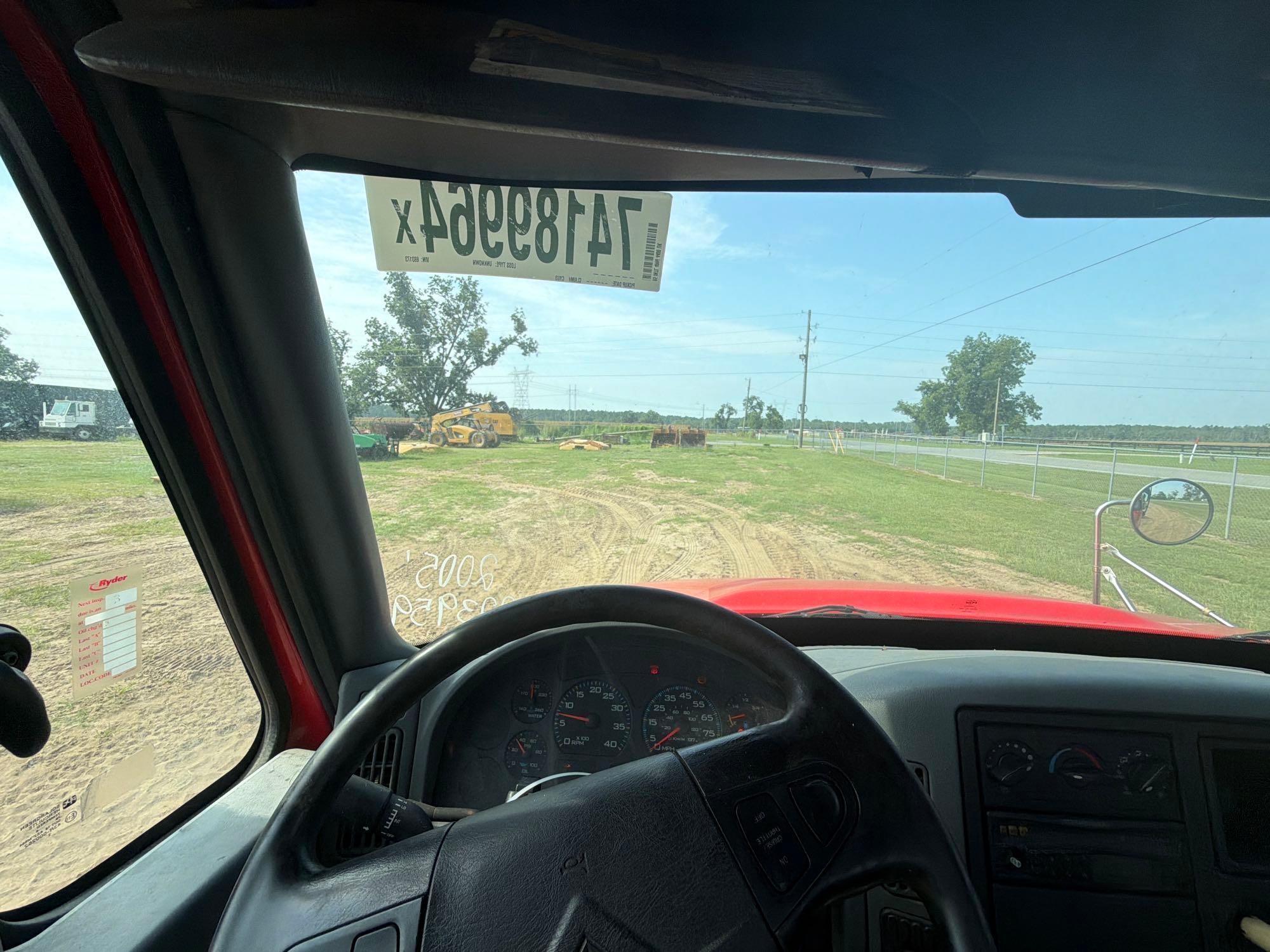 2005 International 4400 SBA 4X2