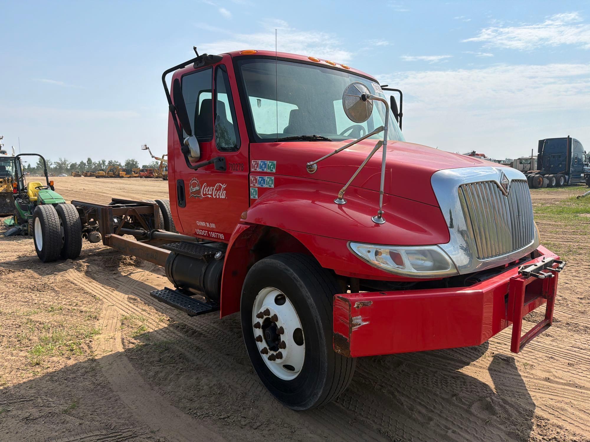 2005 International 4400 SBA 4X2