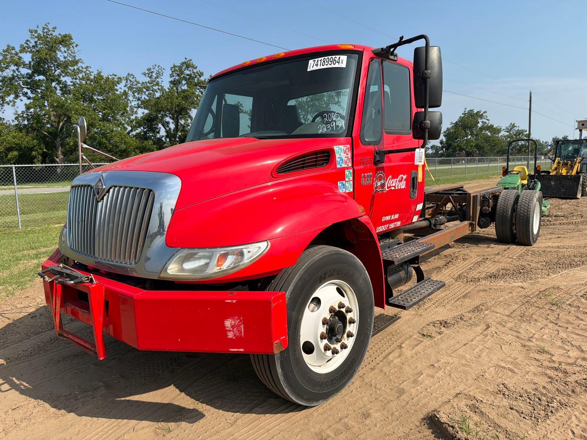 2005 International 4400 SBA 4X2