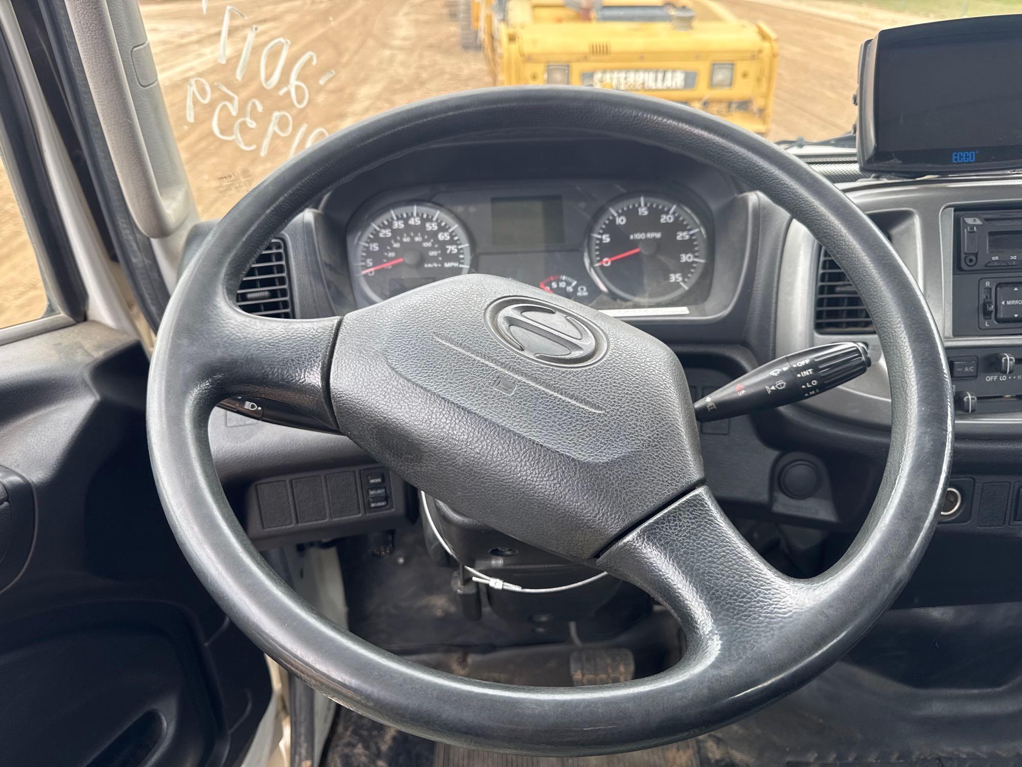 2017 Hino 258