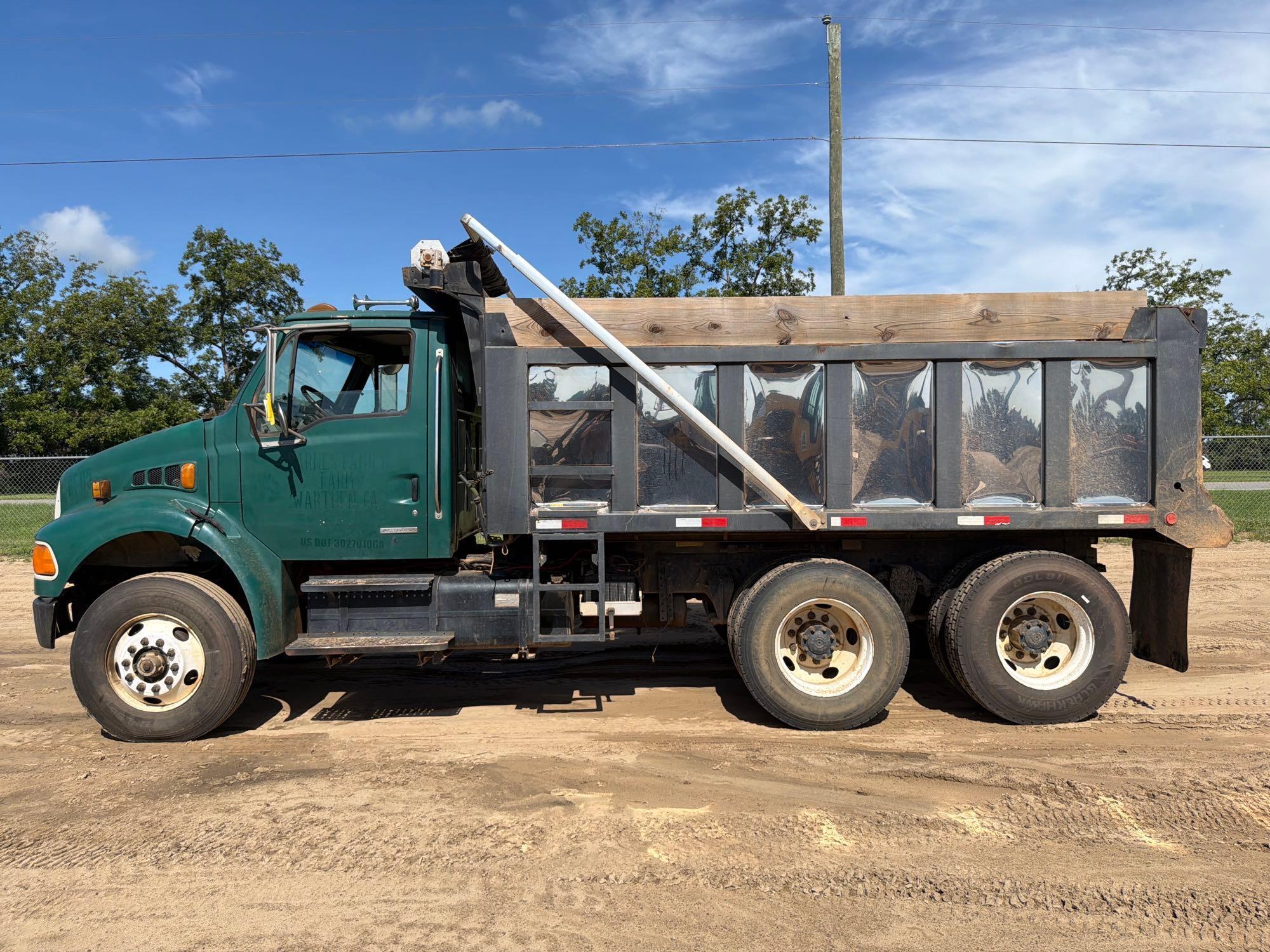 Photo of a 2002 Sterling Acterra