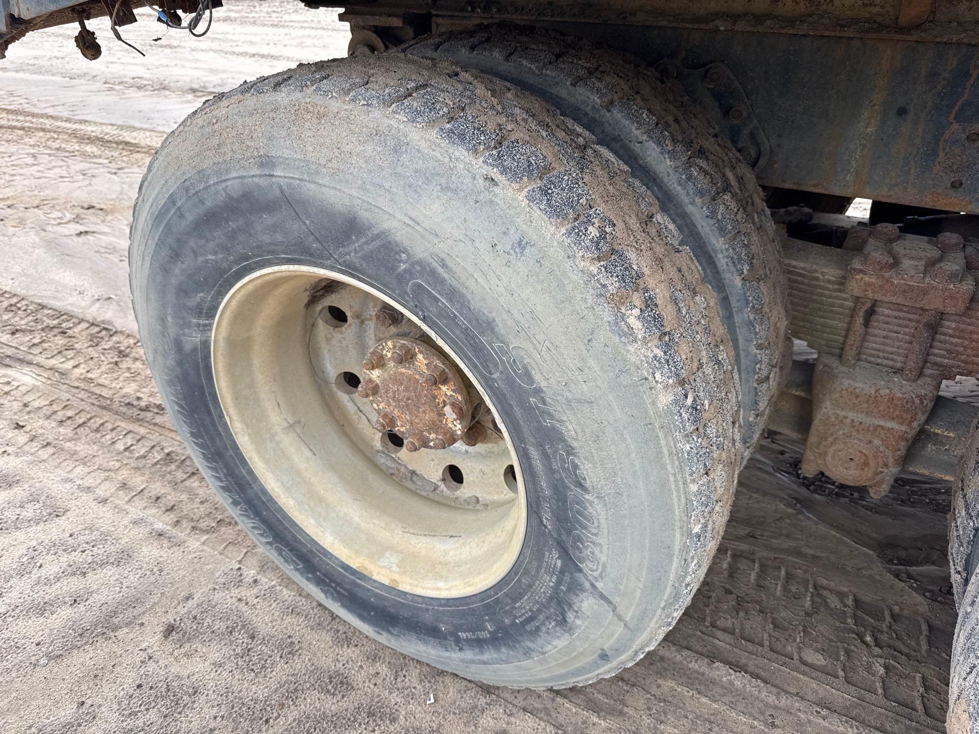 1987 Peterbilt 303