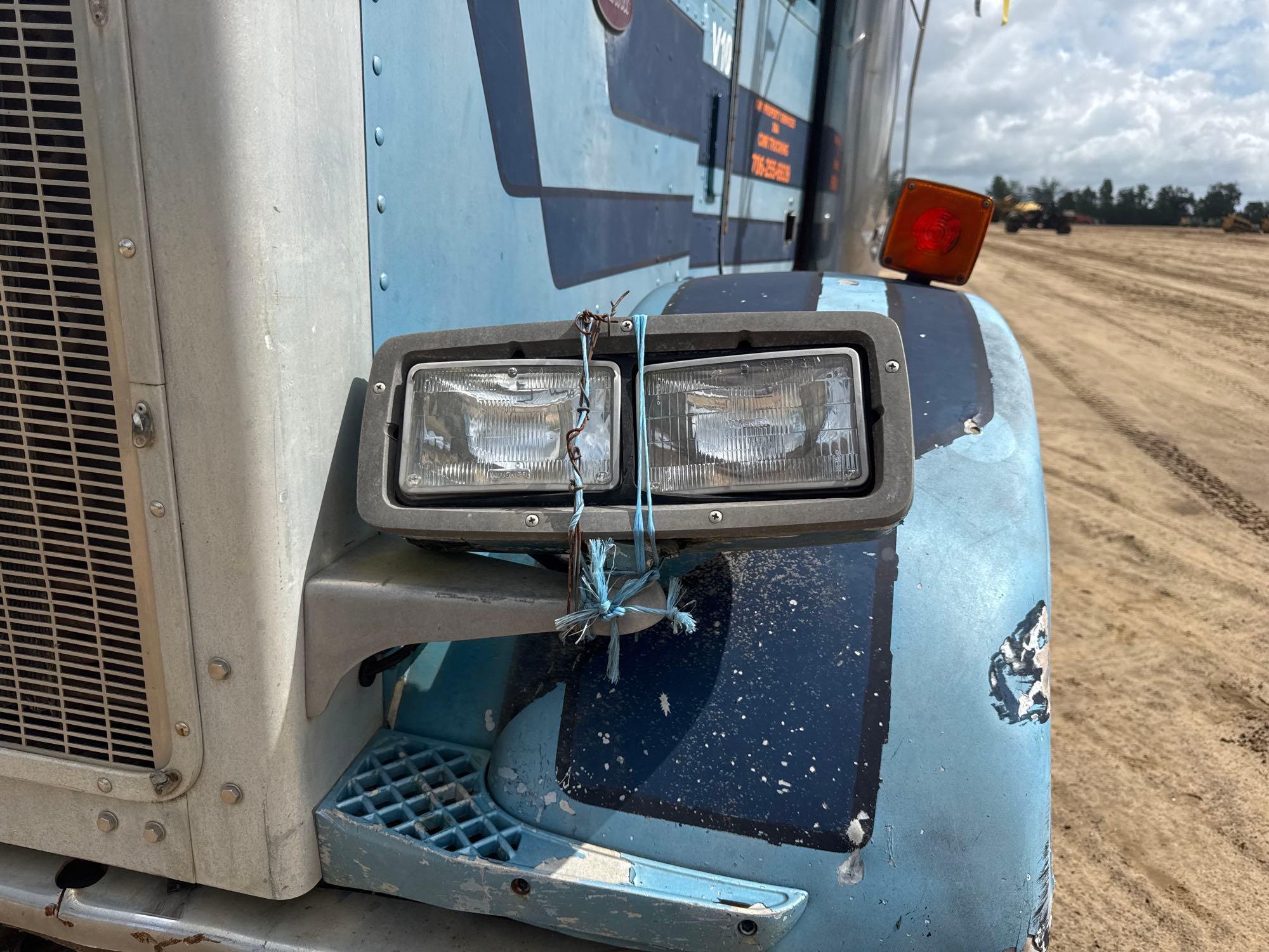 1987 Peterbilt 303