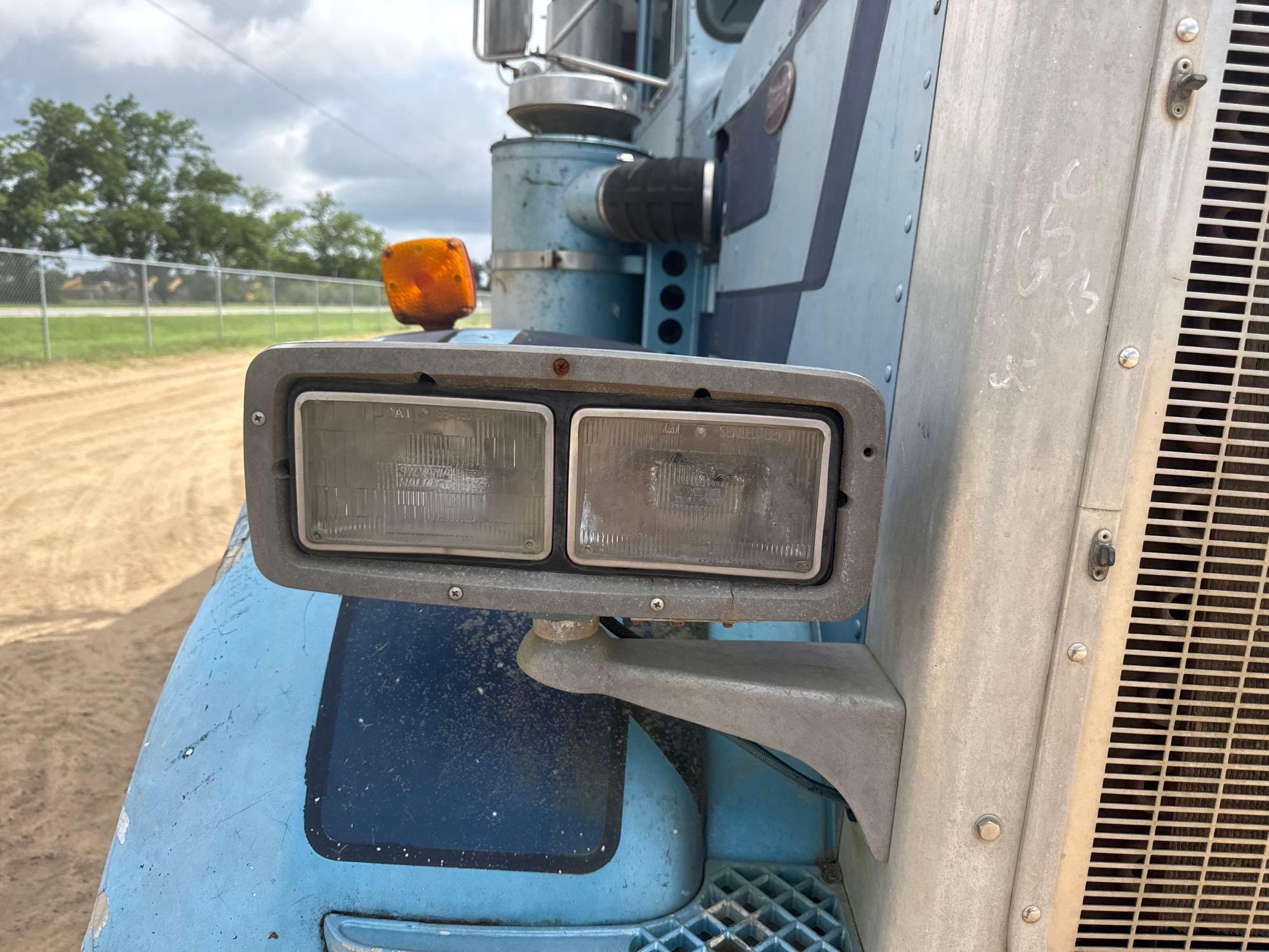 1987 Peterbilt 303