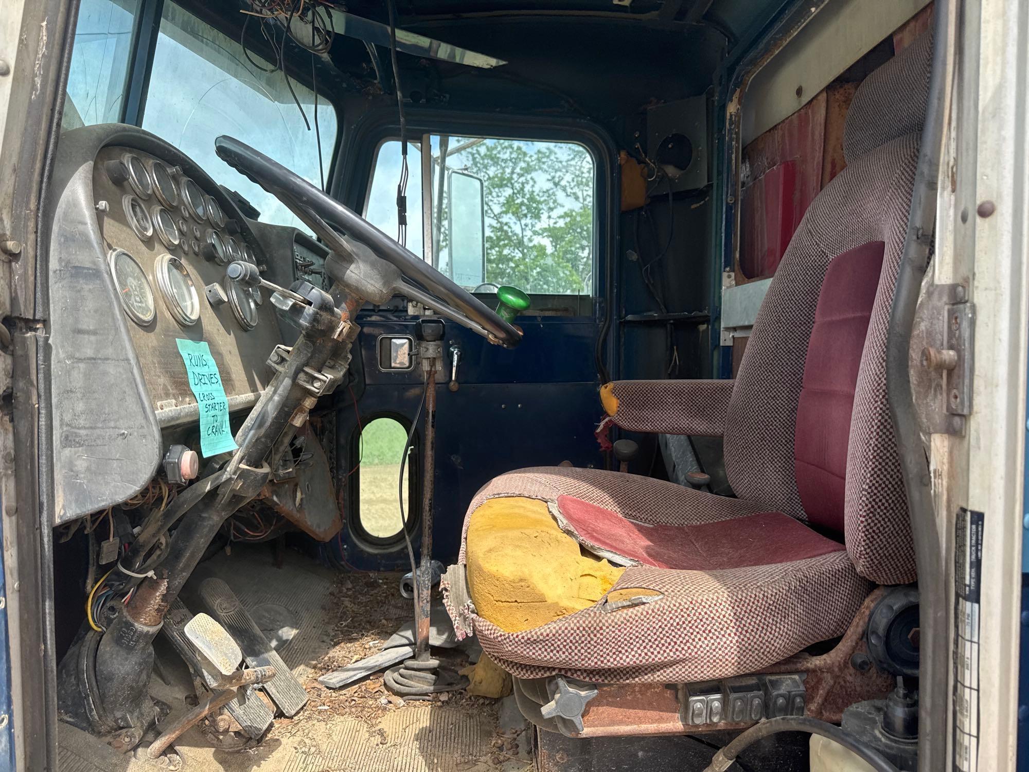 1987 Peterbilt 303