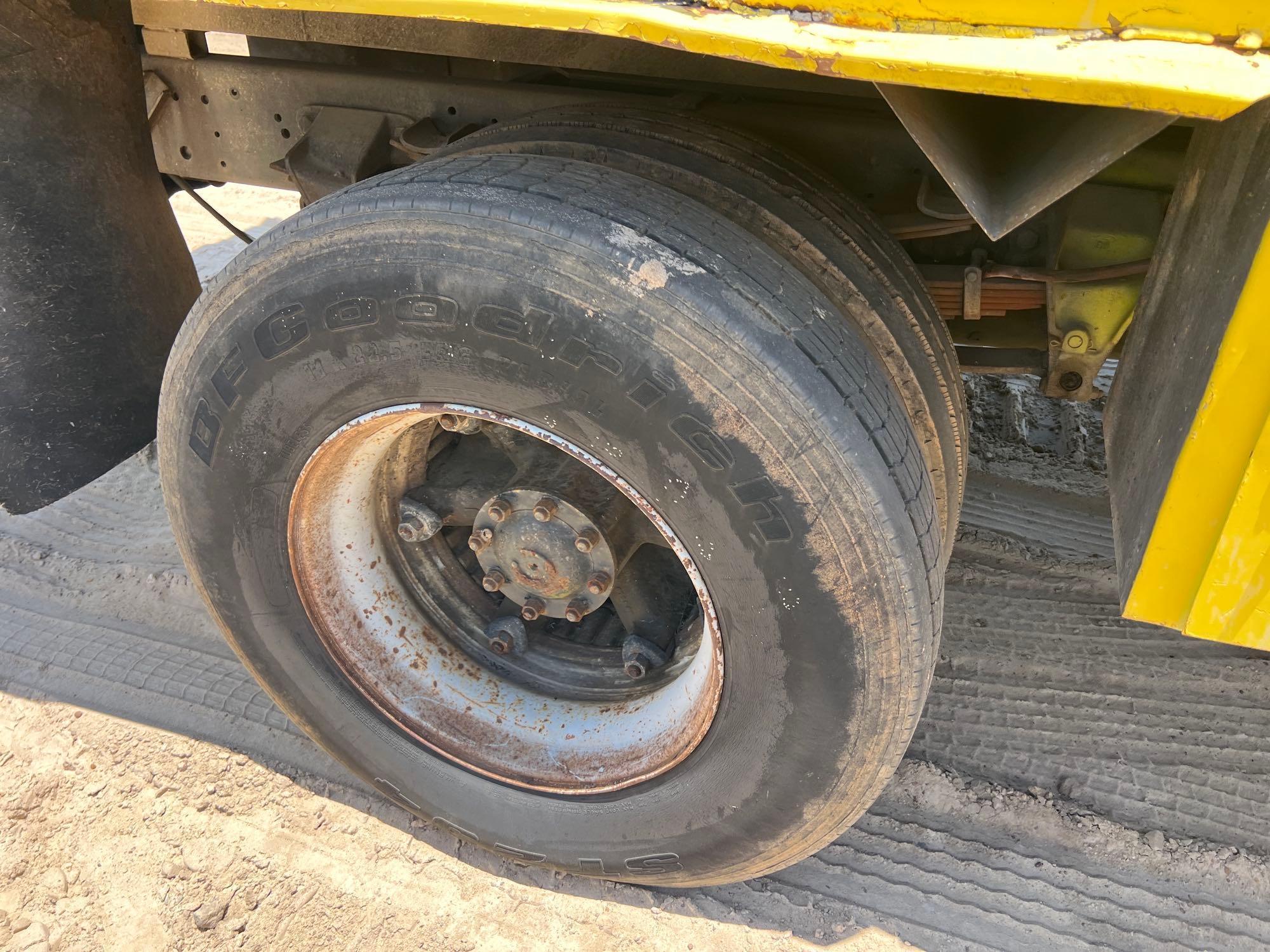 1989 Ford F700