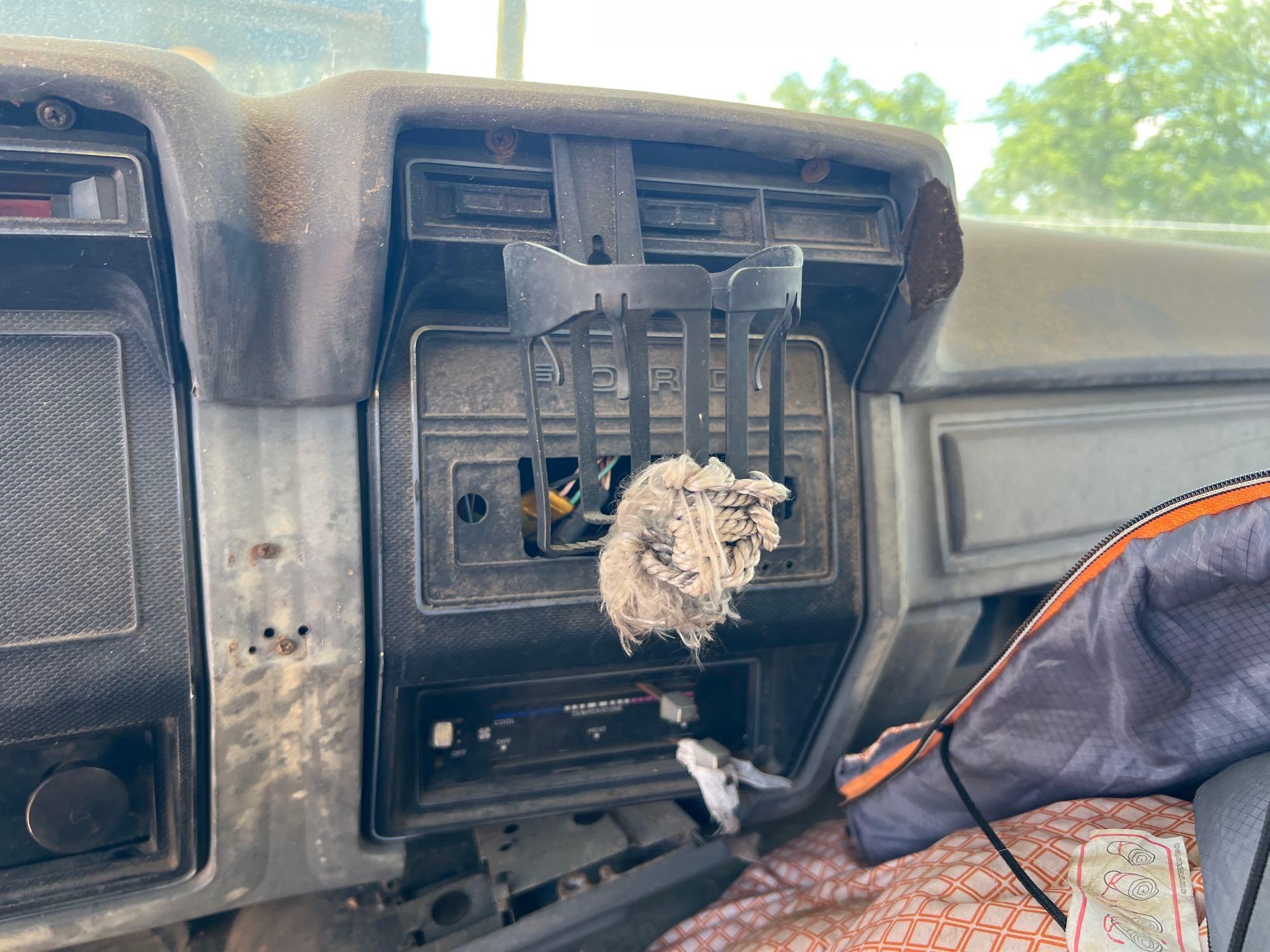 1989 Ford F700